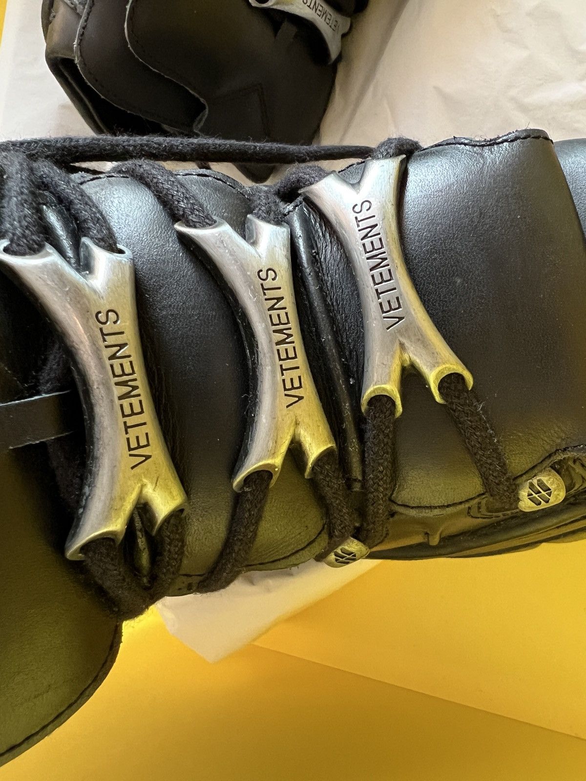 Vetements Vetements New Rock Size US 7 / IT 37 - 6 Thumbnail