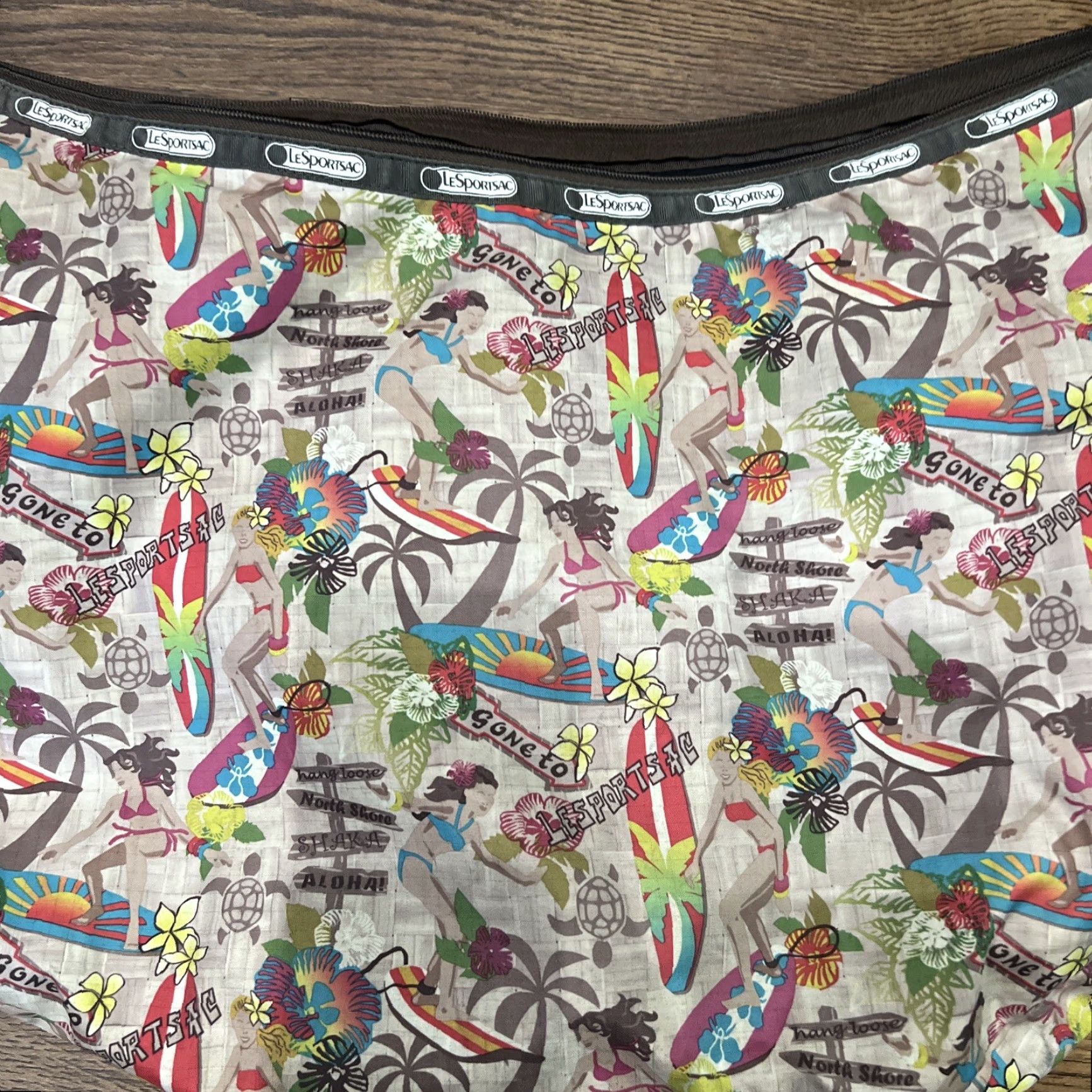 VINTAGE LeSportsac Hawaii Surfer Chick Bag Purse Tote Duffle Multicolor Polyester Shoulder Bag Womens