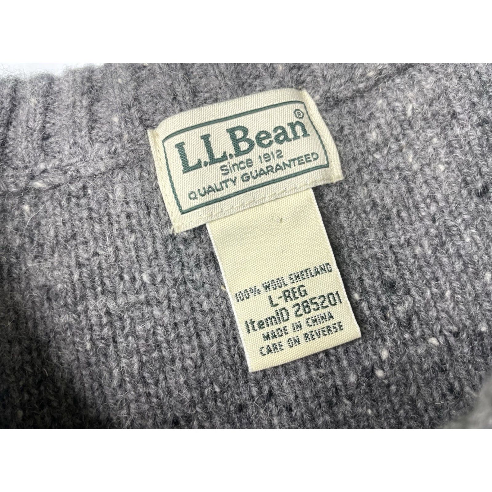 Vintage VINTAGE L.L. Bean Sweater Men Large Gray 100% Wool Crew Neck Pullover Ribbed Elbow Patches Knit Long Sleeve Casual Standing Size US L / EU 52-54 / 3 - 2 Thumbnail