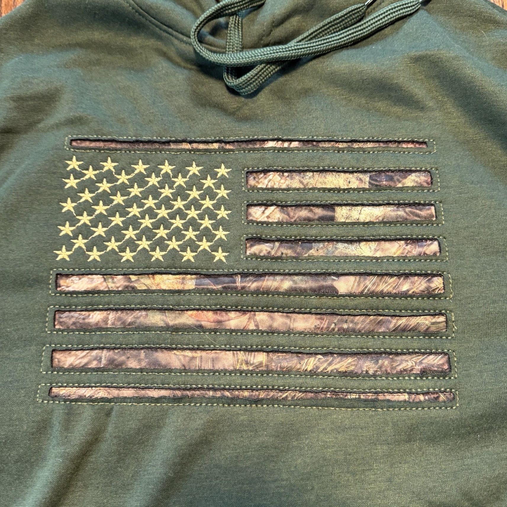 Vintage Mossy Oak Hoodie Mens Medium Green Camo Flag Pullover Hooded Sweatshirt Outdoors Size US M / EU 48-50 / 2 - 3 Thumbnail