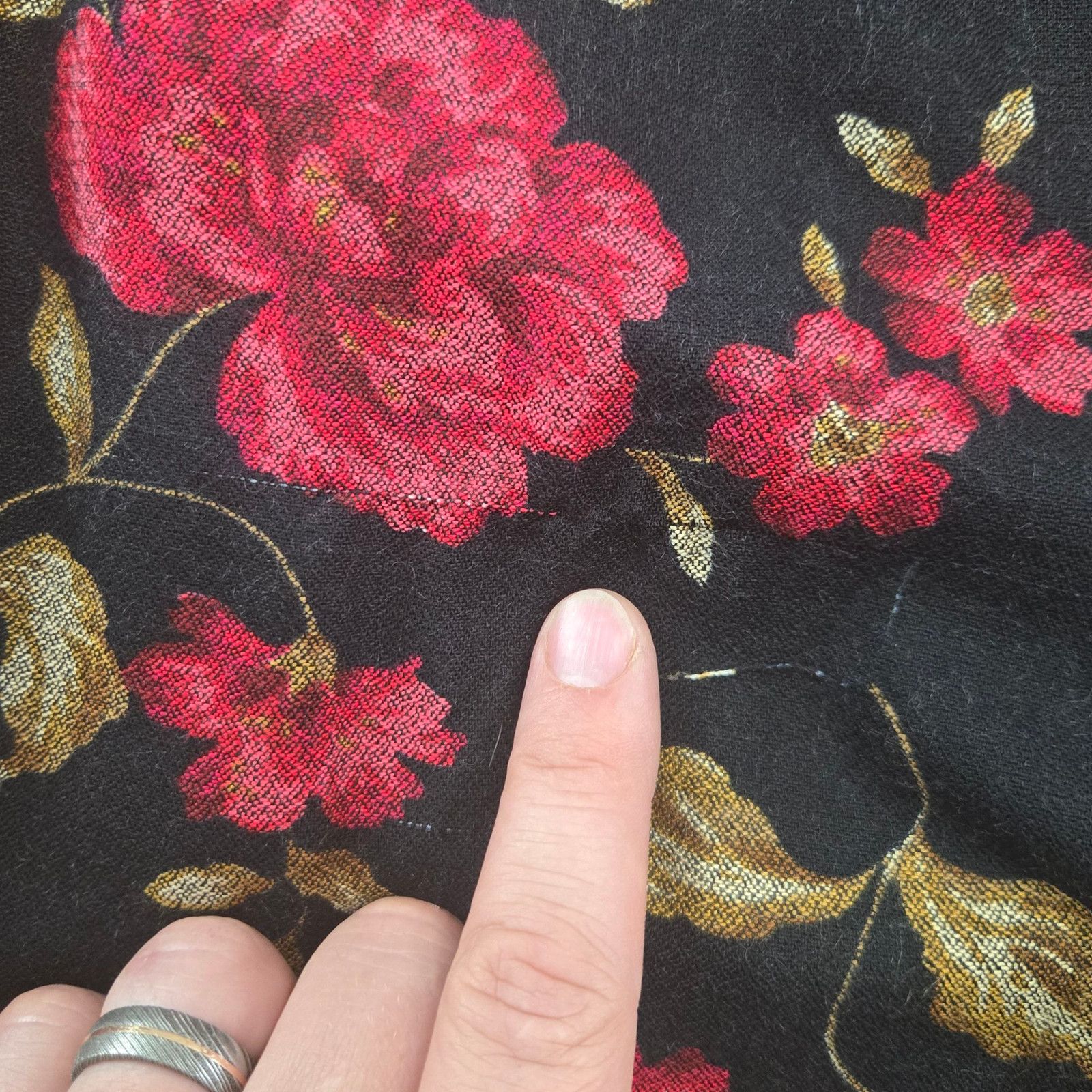 Worthington Vintage Black Red Floral Rayon Midi Skirt Size 10P USA Made Size 32" / US 10 / IT 46 - 7 Thumbnail