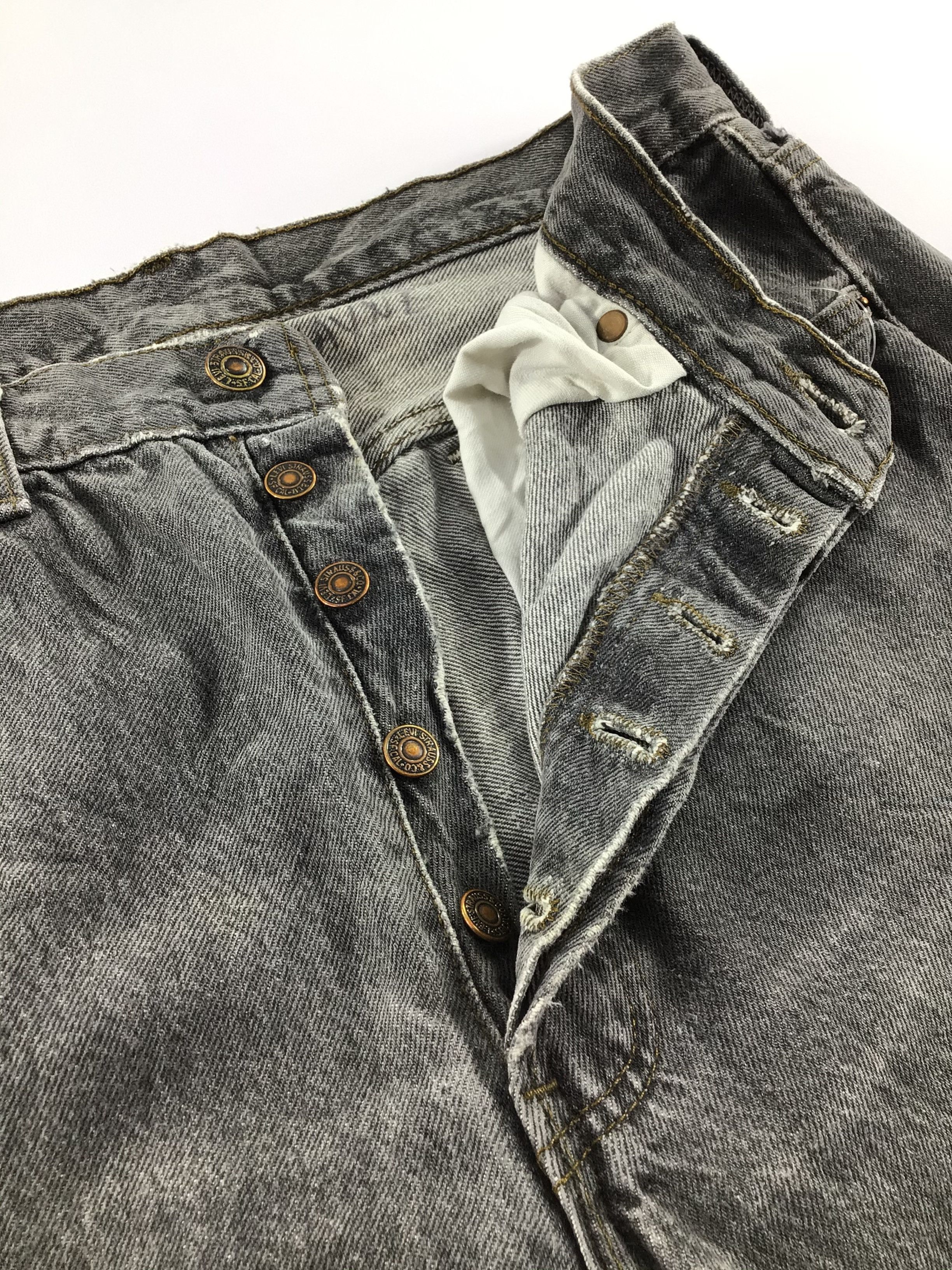 Levi's Faded Vintage Levis 501 Jeans Dark Wash Denim -J333 Size US 32 / EU 48 - 8 Thumbnail