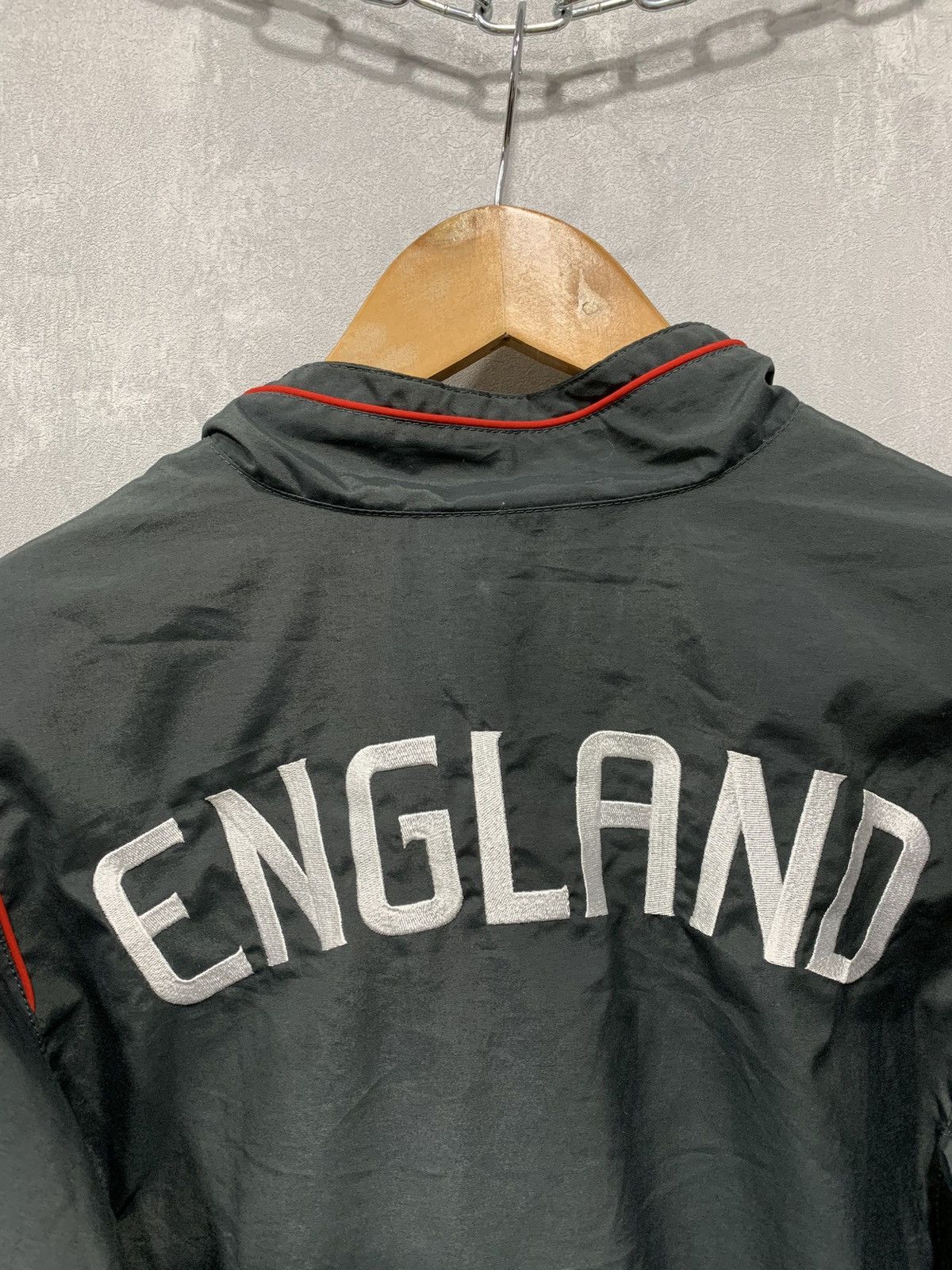 Nike × Vintage Vintage Nike England Windbreaker Jacket Big Logo Baggy 90s Size US S / EU 44-46 / 1 - 11 Thumbnail
