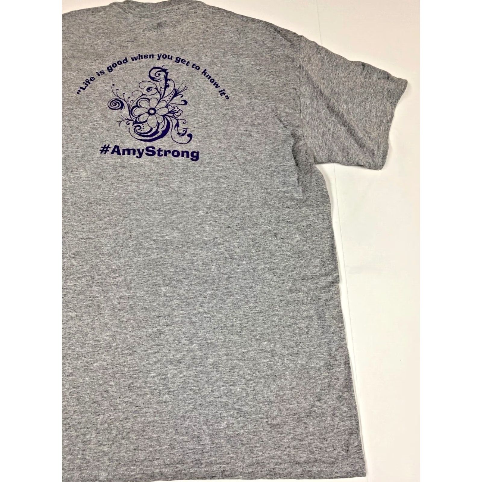 Gildan Amy Strong Mens T-Shirt L Gray Crew Neck Short Sleeve Cotton Spandex Logo Peanuts USA Classic Vintage: No Size US L / EU 52-54 / 3 - 7 Thumbnail