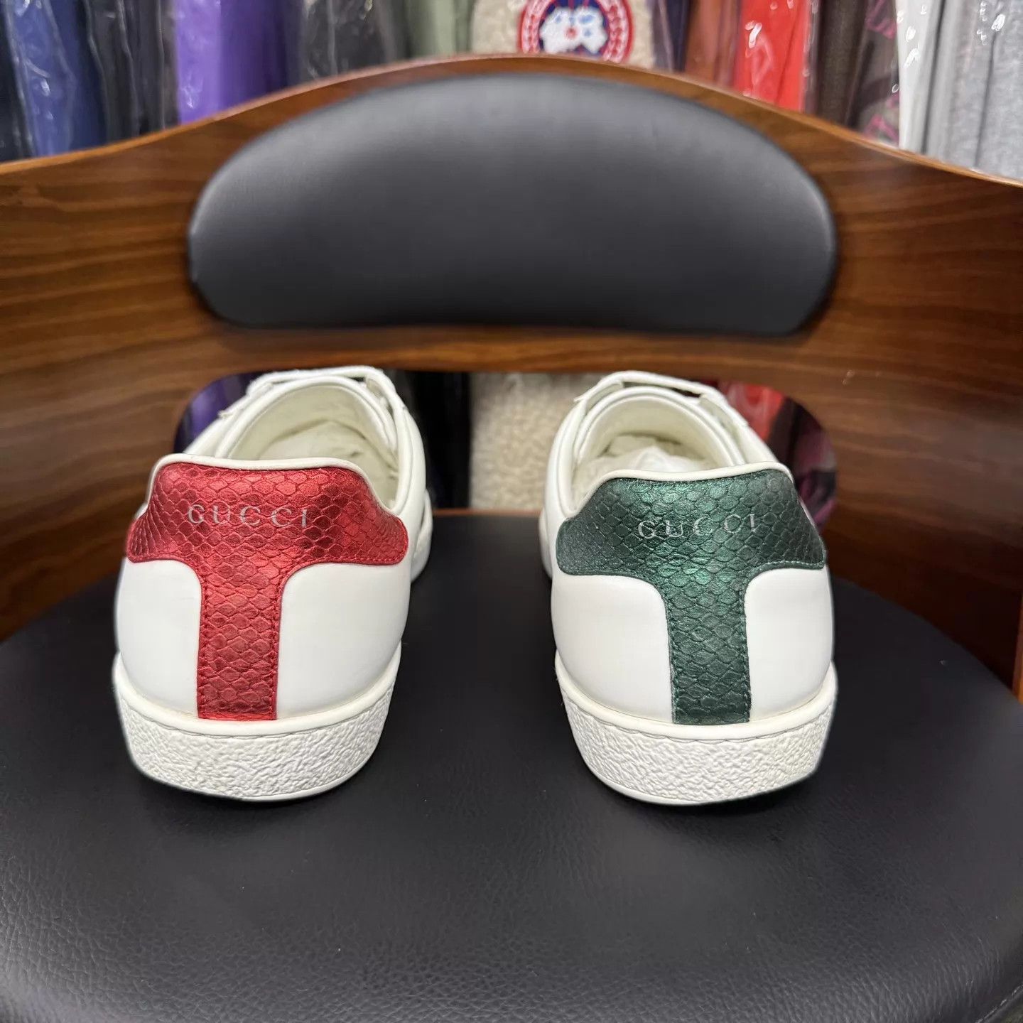 Gucci Gucci ACE White Bee Embroidered Sneaker 8.5 Size US 9.5 / EU 42-43 - 3 Thumbnail