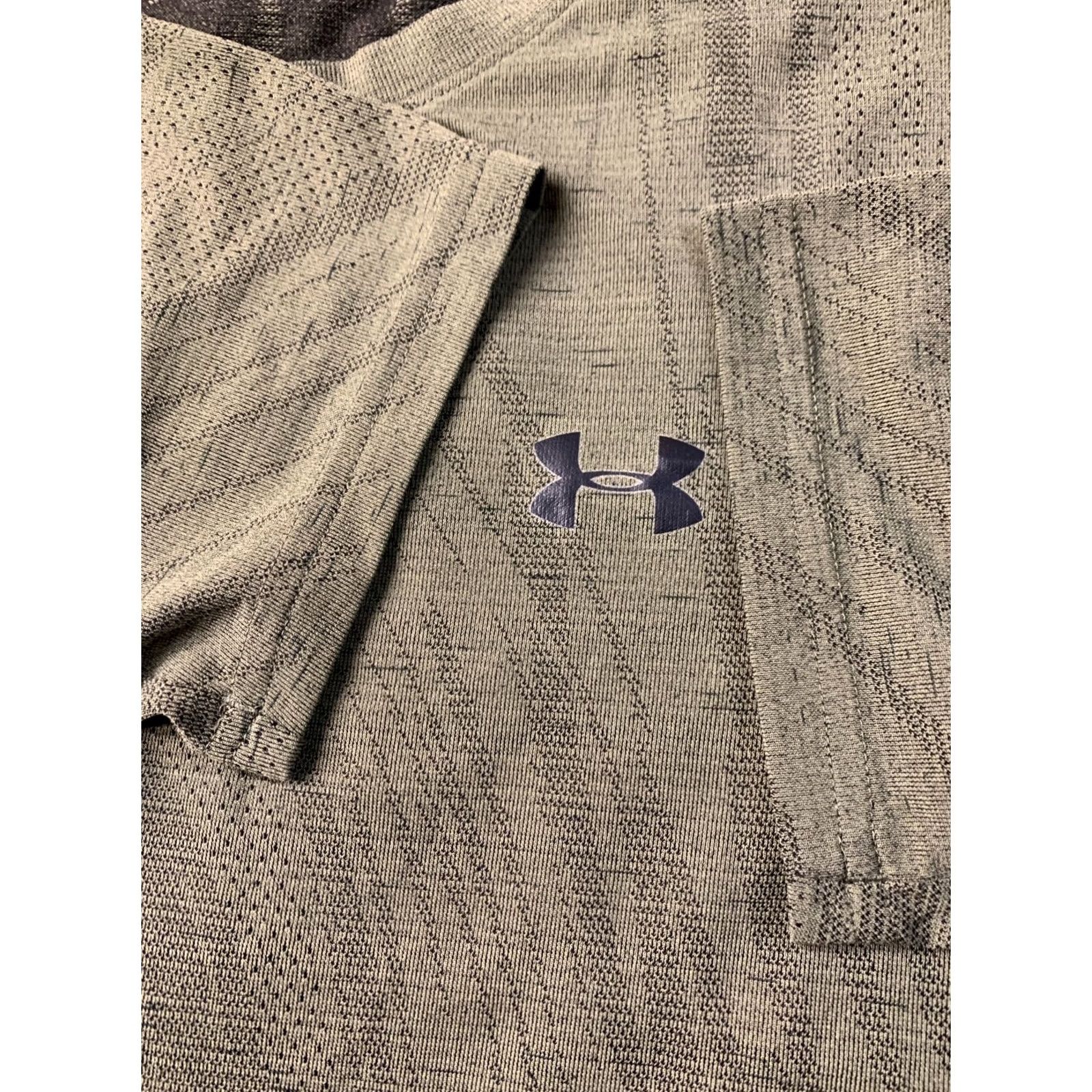 Under Armour Under Armour Shirt Men Training Jersey Tee S Olive Classic Fit Short Sleeve Crew Neck 72cm 44cm Size US S / EU 44-46 / 1 - 5 Thumbnail