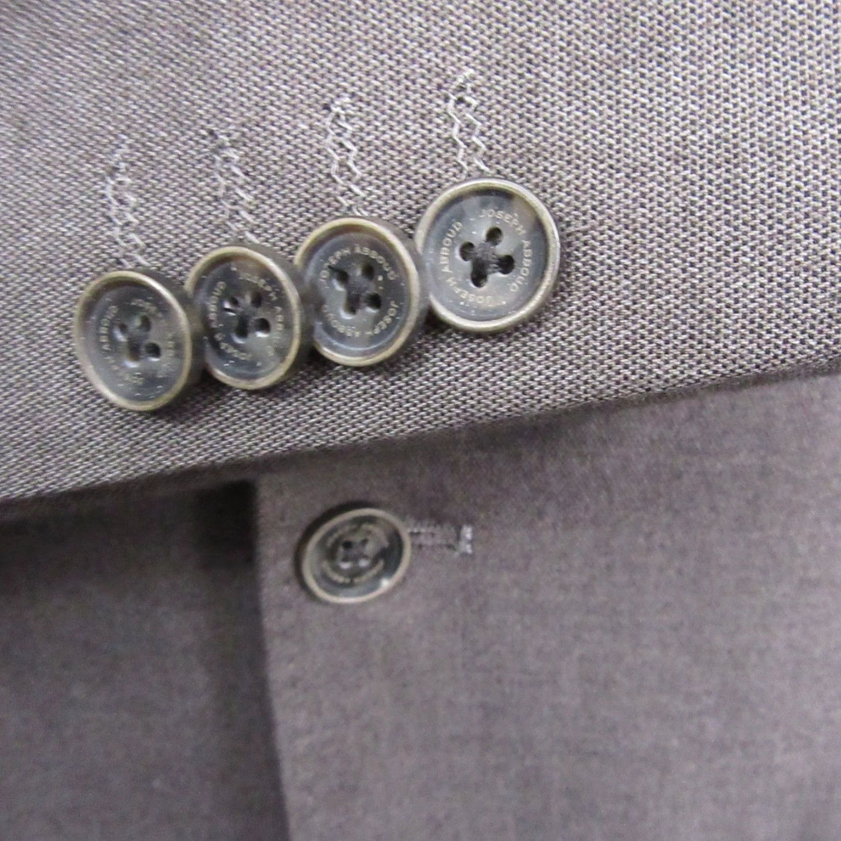 Joseph Abboud VINTAGE Joseph Abboud Sport Coat L 42R Gray Peak Collar Unstructured Mens Regular Fit Short description? Size US L / EU 52-54 / 3 - 3 Thumbnail