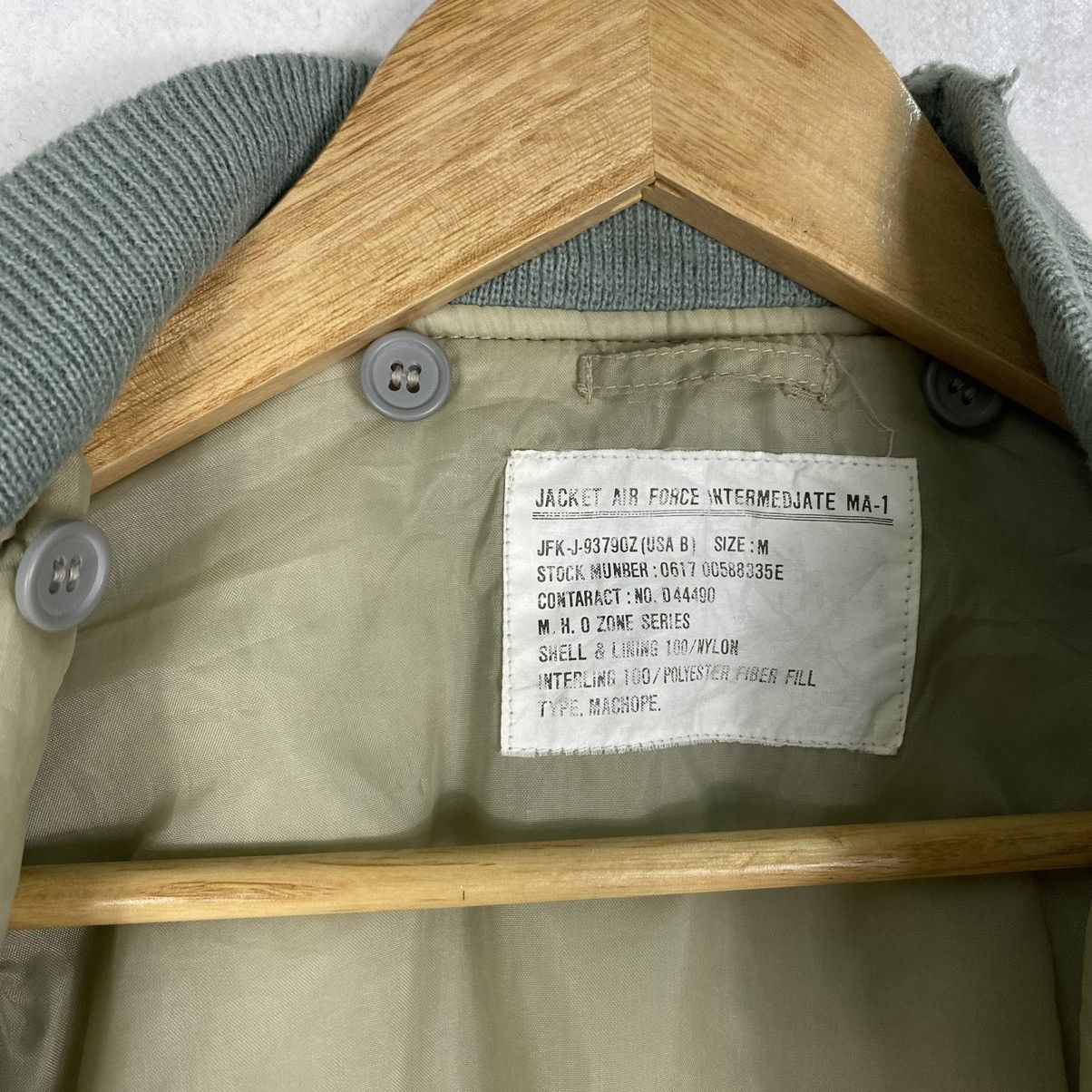 Avirex Vintage Air Force Intermedjate MA-1 Bomber Jacket Size US M / EU 48-50 / 2 - 14 Thumbnail