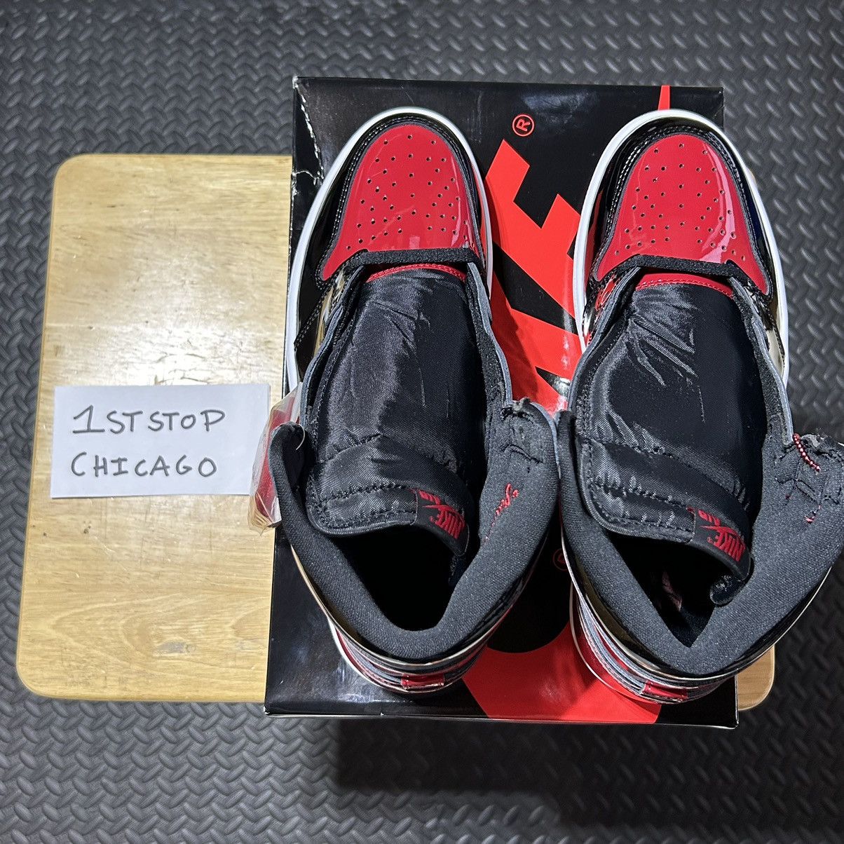 Designer × Jordan Brand × Nike Nike Air Jordan 1 Retro High Patent Leather Bred Size 11 NEW Size US 11 / EU 44 - 4 Thumbnail