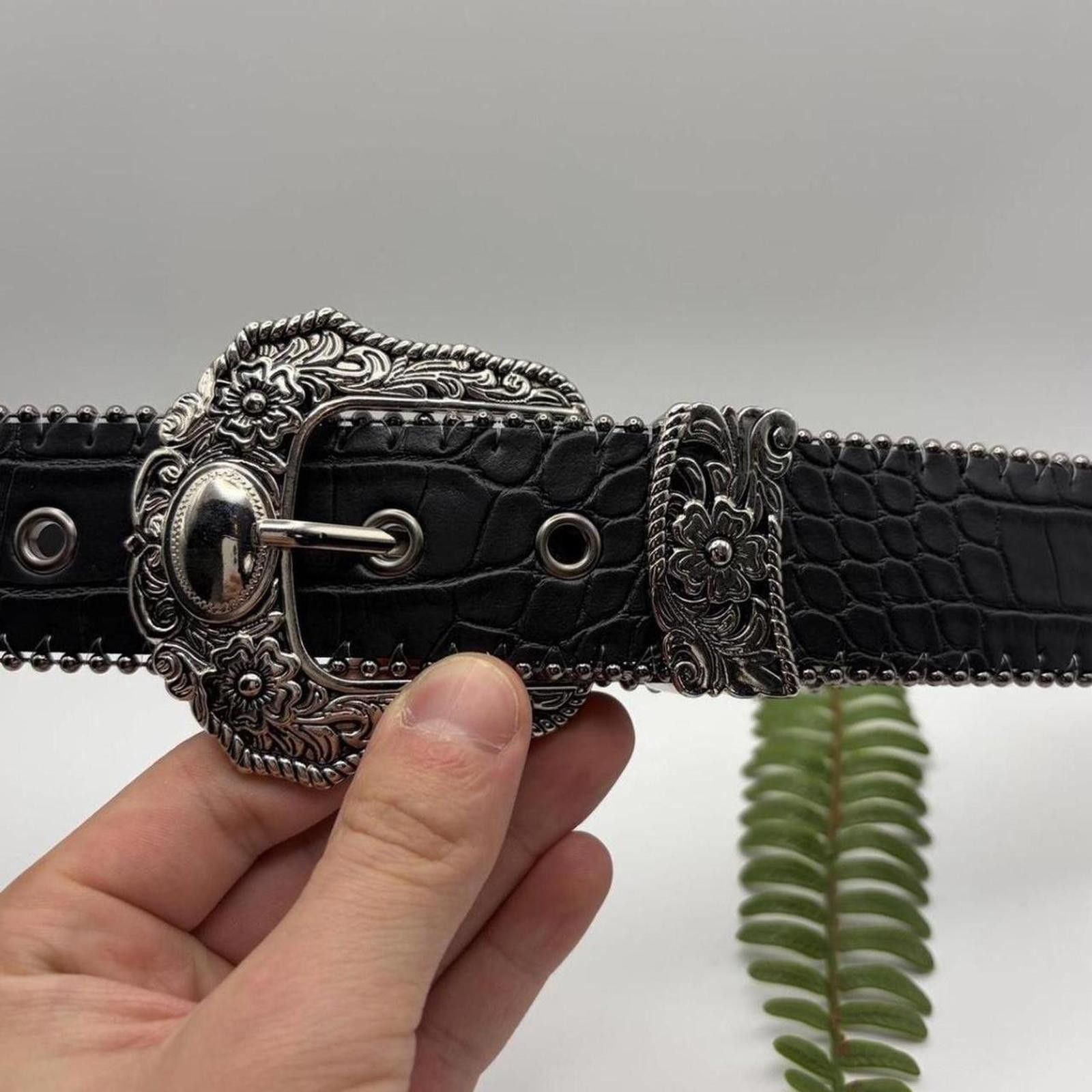 Vintage Vintage western silver crocodile belt Size ONE SIZE - 5 Thumbnail