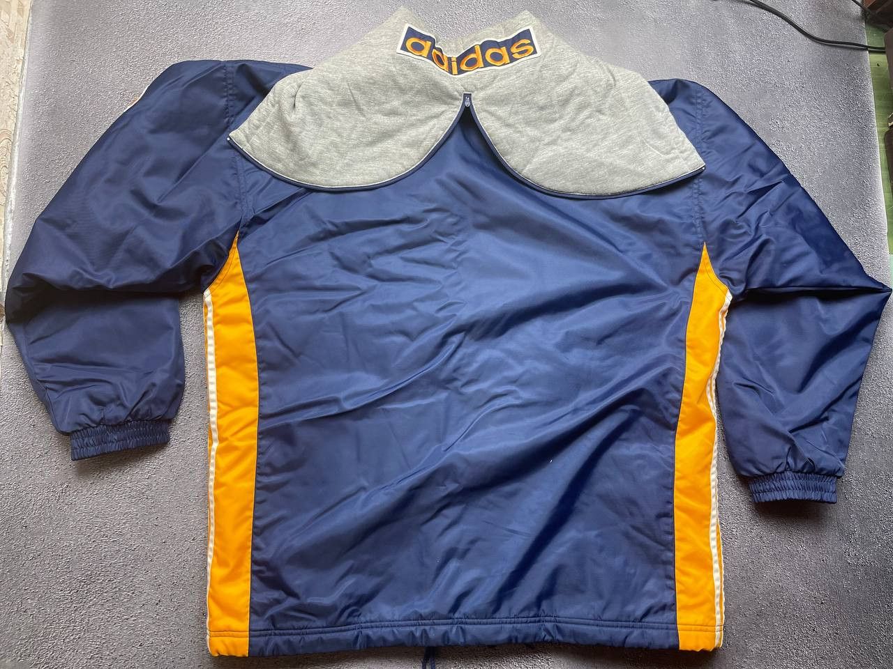 Adidas Vintage Adidas Big logo jacket Size US L / EU 52-54 / 3 - 2 Thumbnail