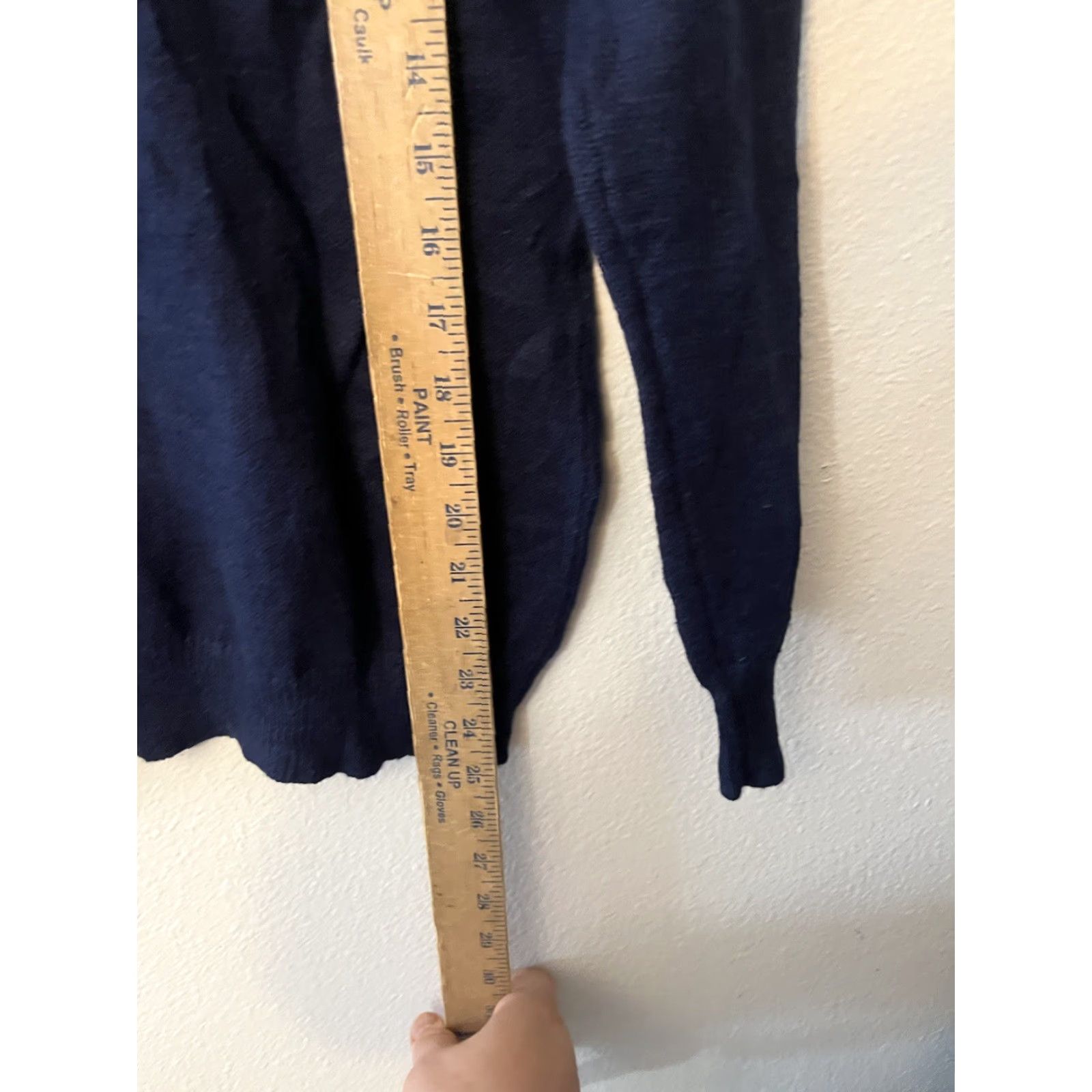 Old Navy Old Navy Pullover Sweater Women's Small Long Sleeve Navy Knit V Neck Blue Color Casual Regular Fit, Nylon? (no) Size S / US 4 / IT 40 - 5 Thumbnail