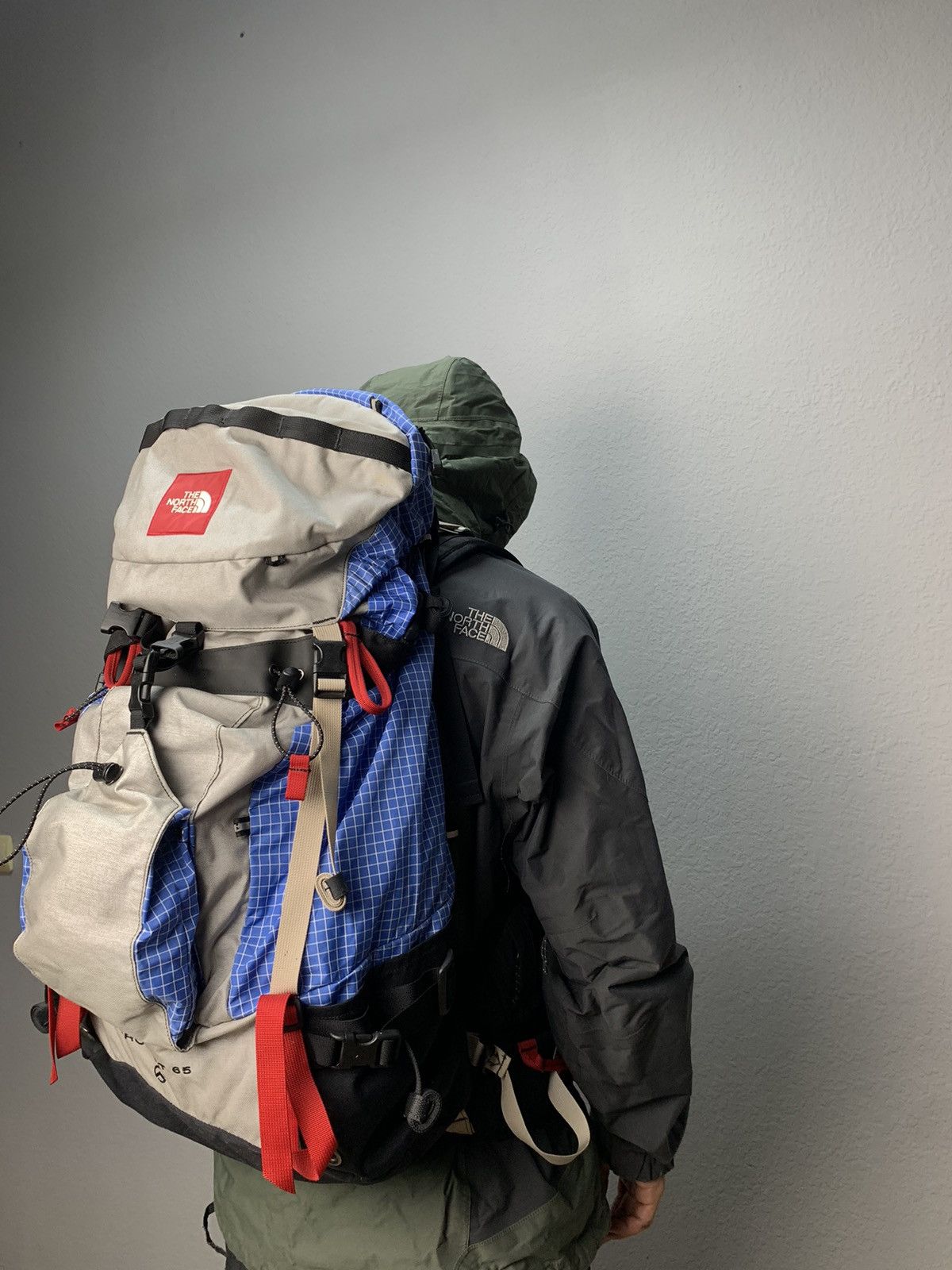 north face everest backpack The Borealis Commuter Laptop - Water Repellent, Laptop Sleeve, Large Main Compartment, TNF Black U Borealis Patch/TNF White, One Size this backpack can withstand the wear and tear of daily use and outdoor adventures The North Face Snomad 34L