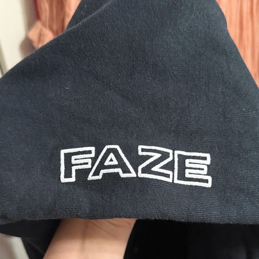 Other OG Faze Clan Black Embroidered Center Logo Hoodie Size US XL / EU 56 / 4 - 7 Thumbnail