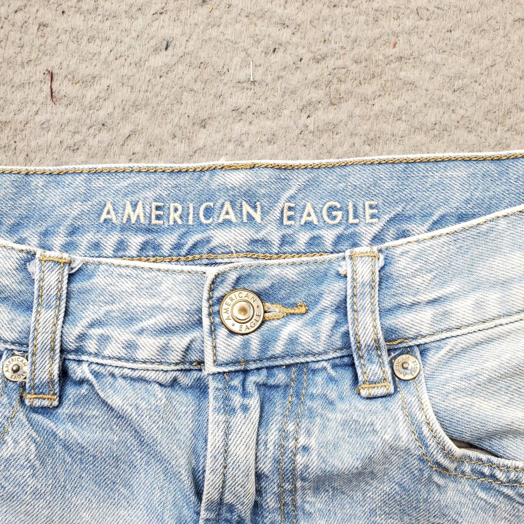 American Eagle Outfitters American Eagle Outfitters Mom Jeans Womens Size 2 Blue Distressed Light Wash Straight Jeans Size 26" / US 2 / IT 38 - 7 Thumbnail