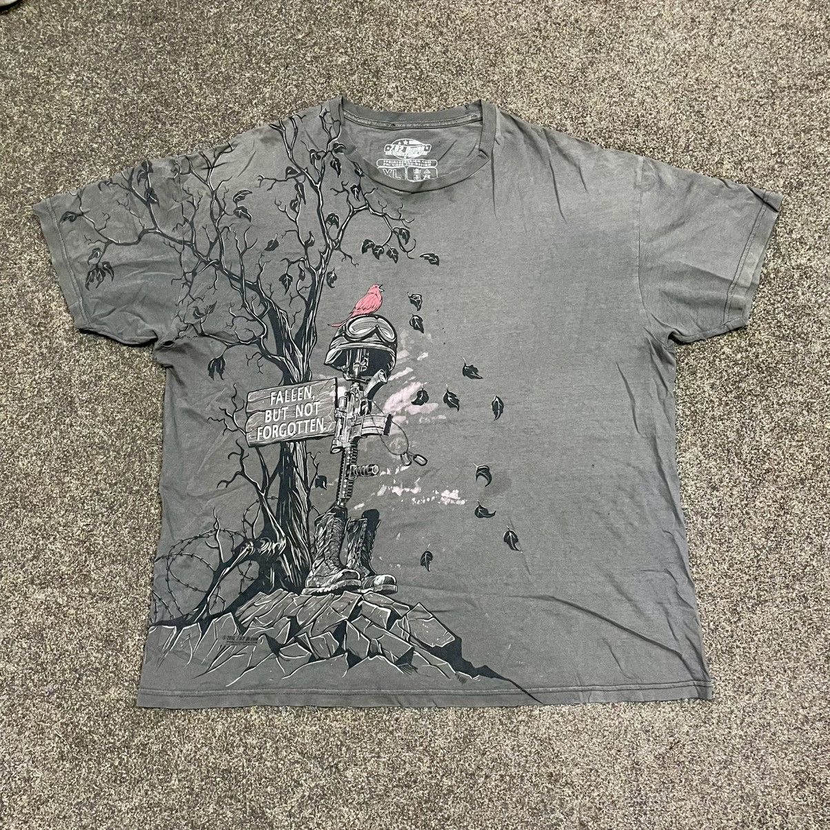 Band Tees “Fallen But Not Forgotten” Memorial Tee – War Vintage Fade Size US XL / EU 56 / 4 - 1 Thumbnail