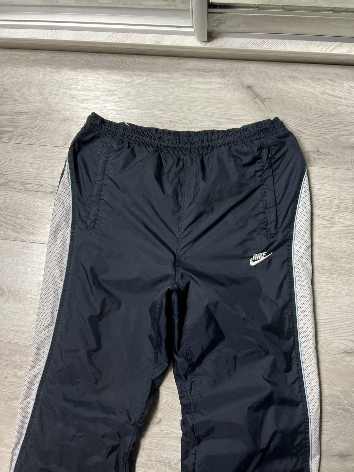 Nike Vintage Nike Swoosh White Track Pants (Sweatpants) Size US 32 / EU 48 - 11 Thumbnail