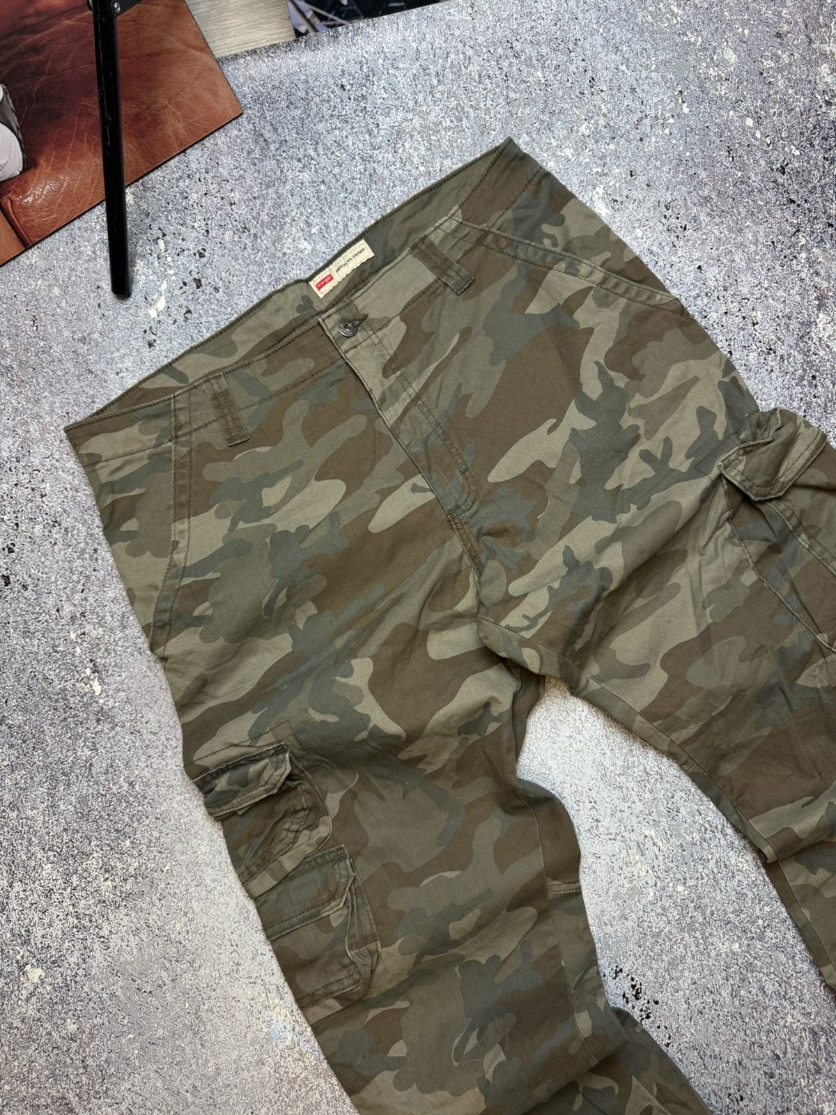 Wrangler CRAZY WRANGLER MULTIPOCKET TACTICAL CAMO PANTS Size US 36 / EU 52 - 4 Thumbnail