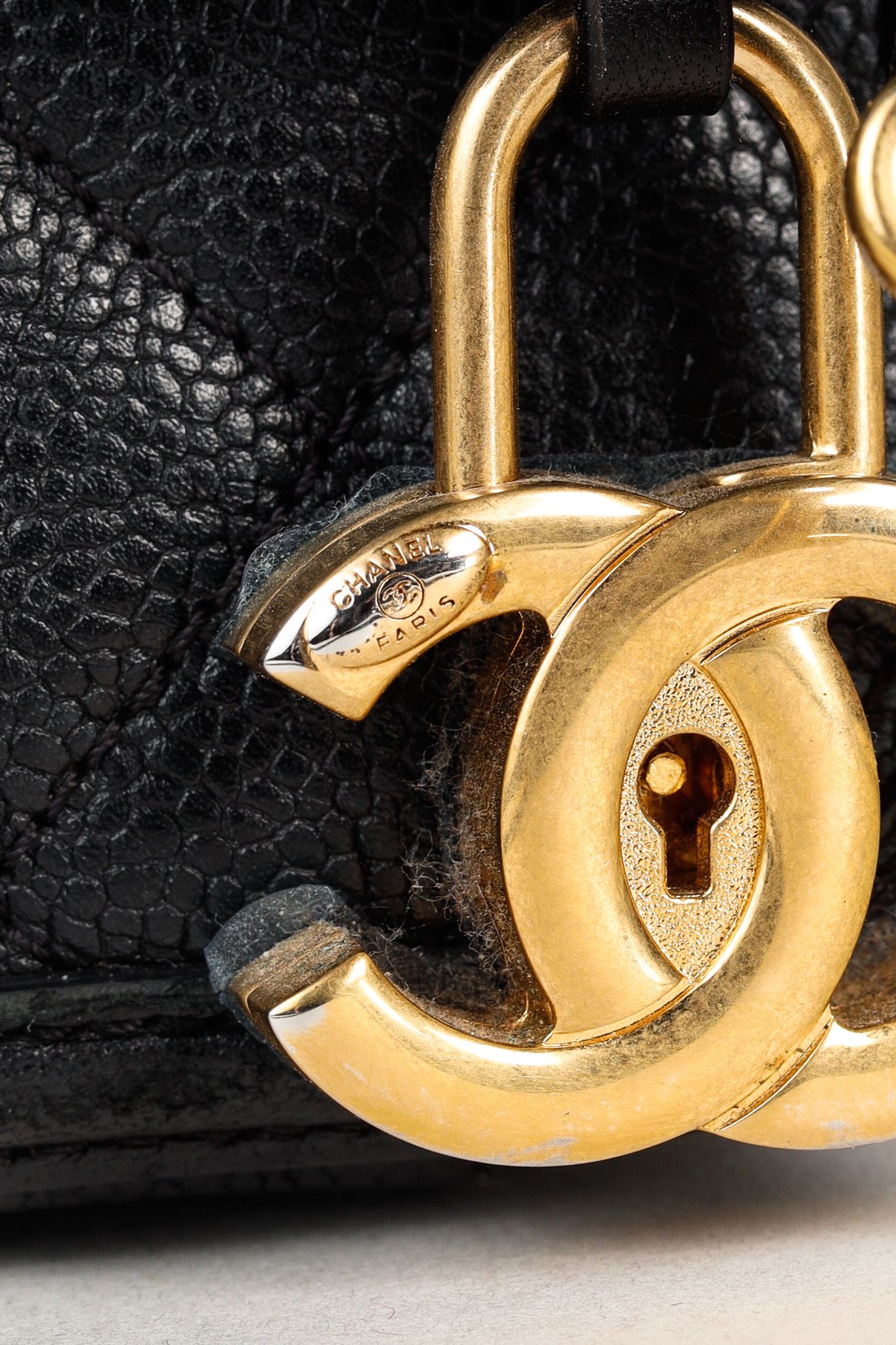 Chanel Chanel Filigree Medium Black Caviar Quilted CC Vanity Case Size ONE SIZE - 11 Thumbnail