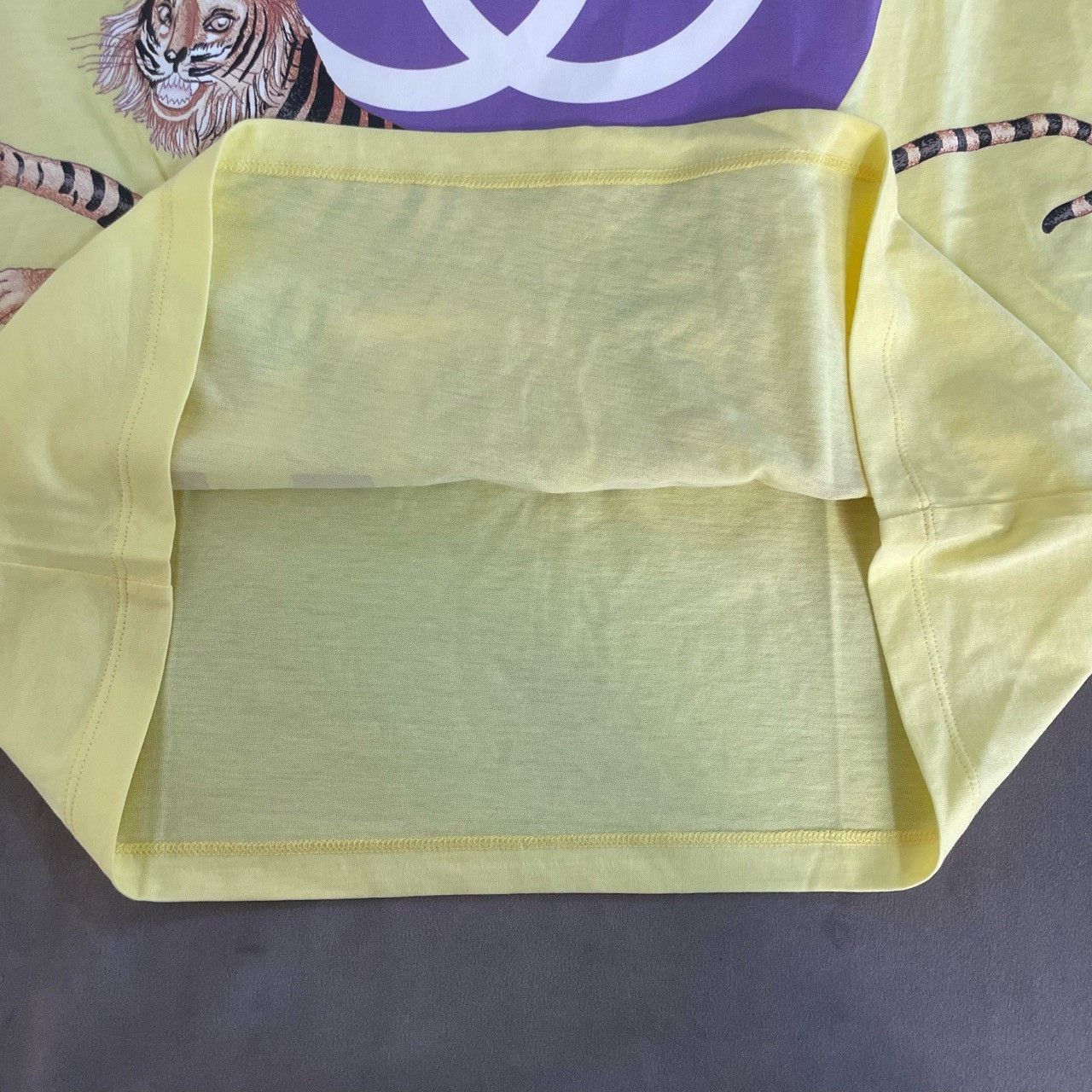 Gucci Gucci Yellow Year of the Tiger Short Sleeve 2501-Nextarrow Size US XS / EU 42 / 0 - 6 Thumbnail