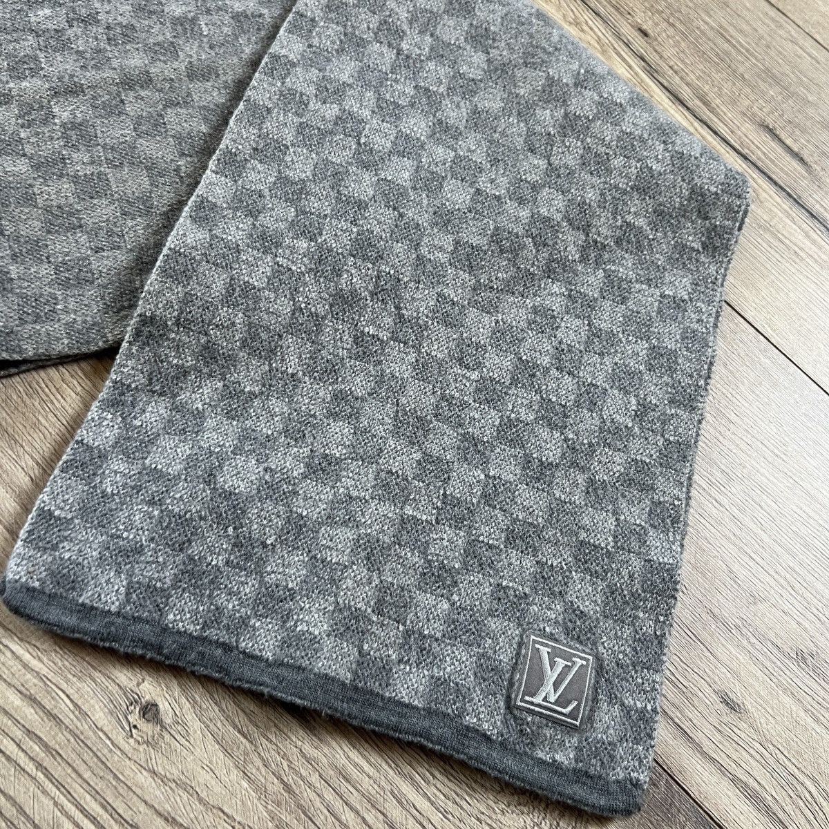 Louis Vuitton Néo Petit Damier Scarf Size ONE SIZE - 3 Thumbnail