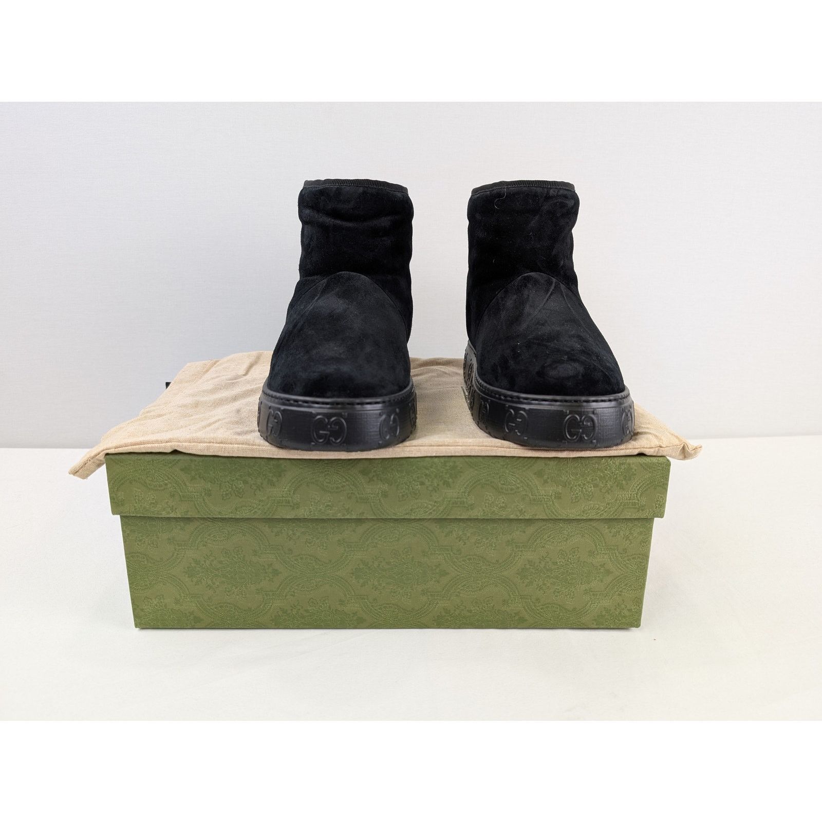 Gucci o1rshd1 Ankle Suede Boots in black with wool lining Size US 10 / IT 40 - 14 Thumbnail