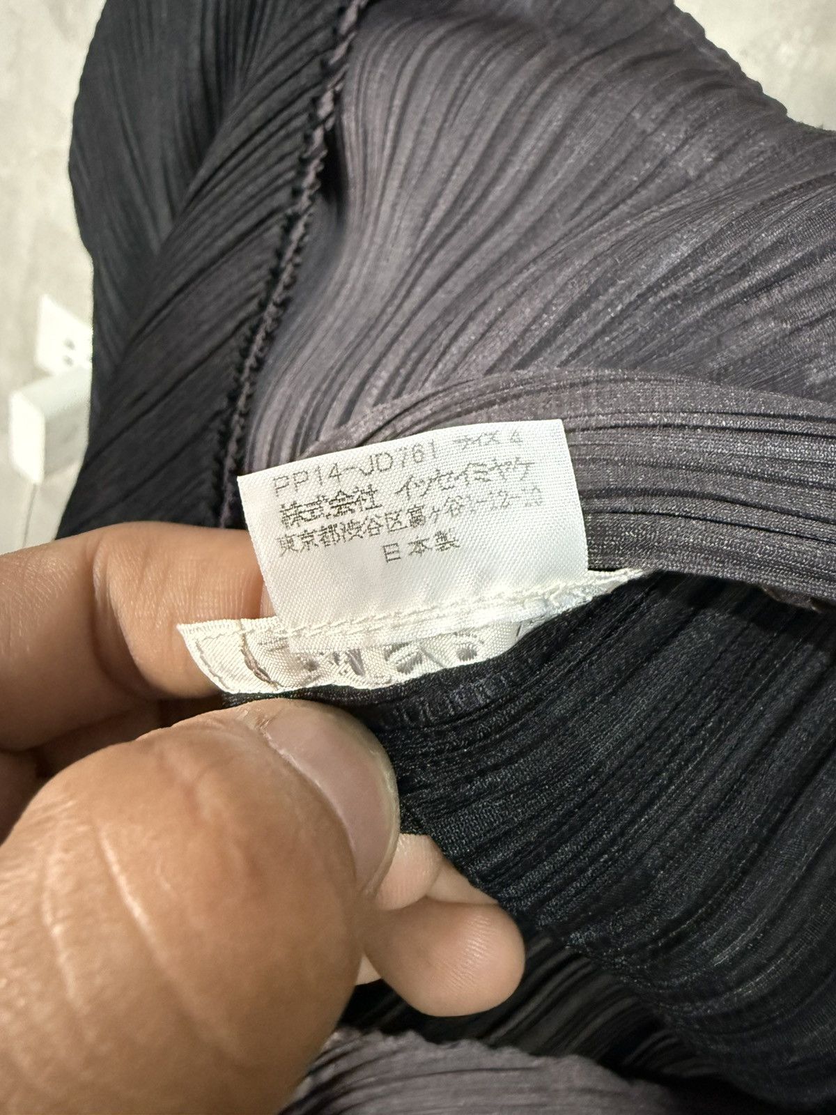 Pleats Please Issey Miyake Issey Miyake Pleats Please F/W 01 Pleated Layered Cardigan Size M / US 6-8 / IT 42-44 - 5 Thumbnail