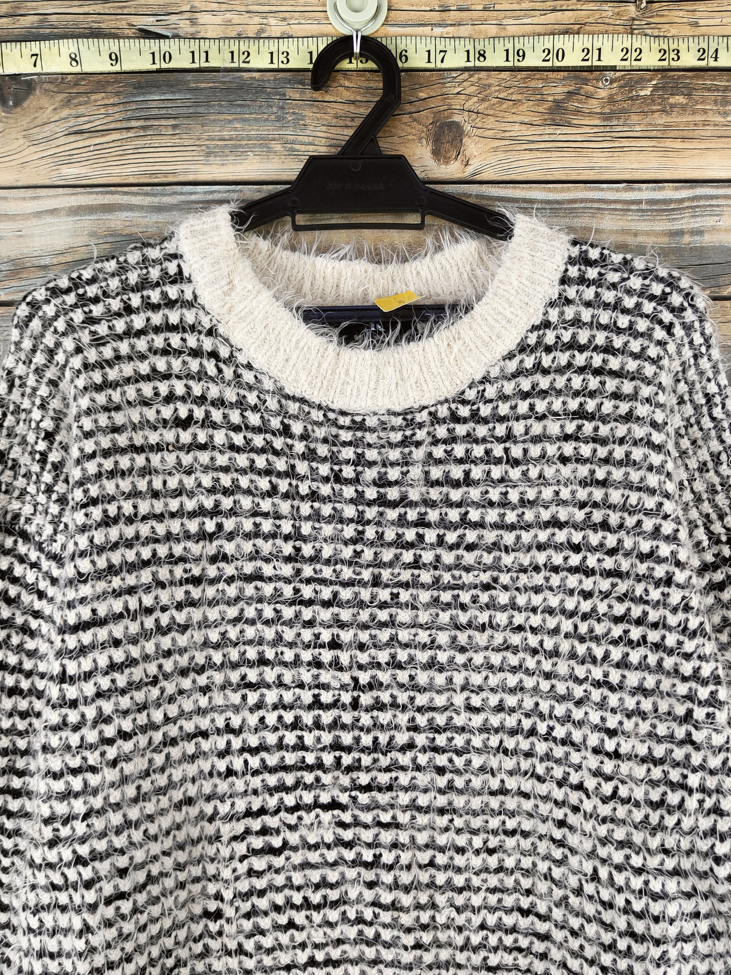 Japanese Brand DL K Ivory Black Fur shaggy Mohair Knitwear #46-1011 Size M / US 6-8 / IT 42-44 - 2 Thumbnail
