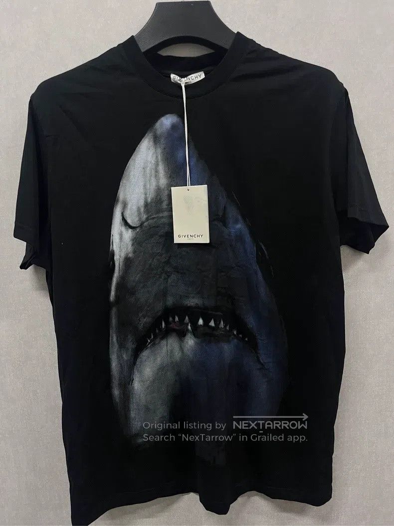 Givenchy Givenchy Shark Short Sleeve Size US XS / EU 42 / 0 - 1 Thumbnail