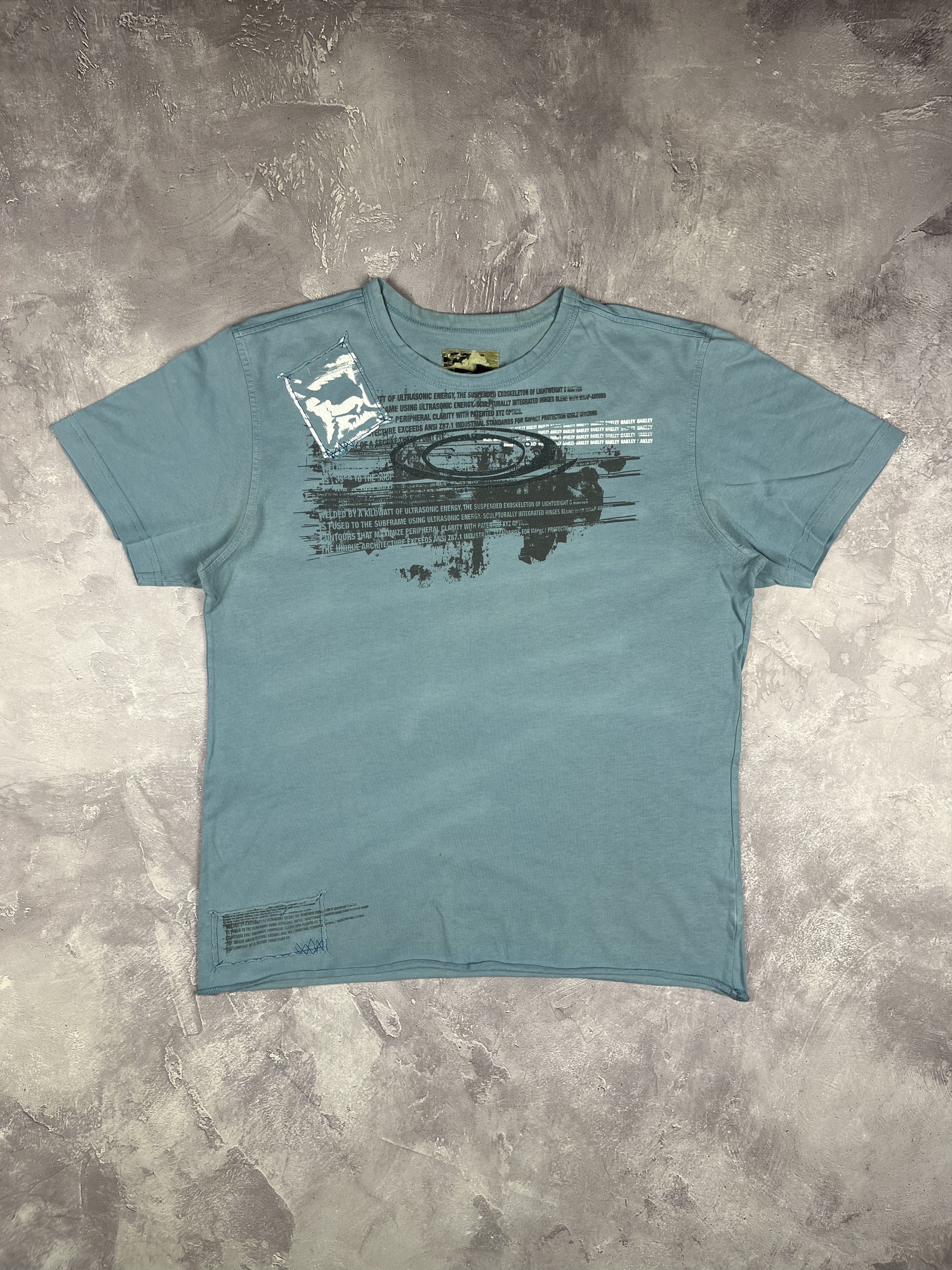 Vintage 2000s Y2K Oakley Faded Patch Graphic Tee T-Shirt