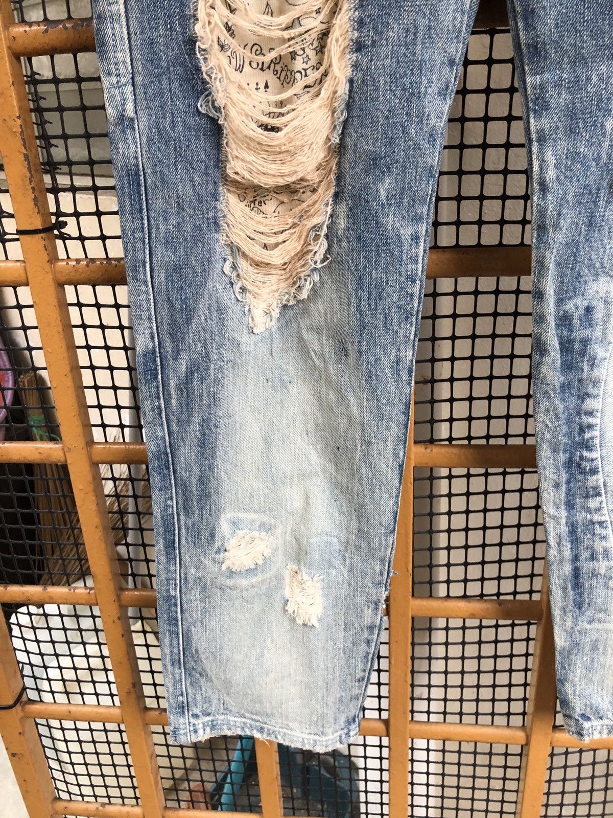 Japanese Brand CANDY STRIPPER DISTRESSED STYLE DENIM JEANS Size US 32 / EU 48 - 4 Thumbnail