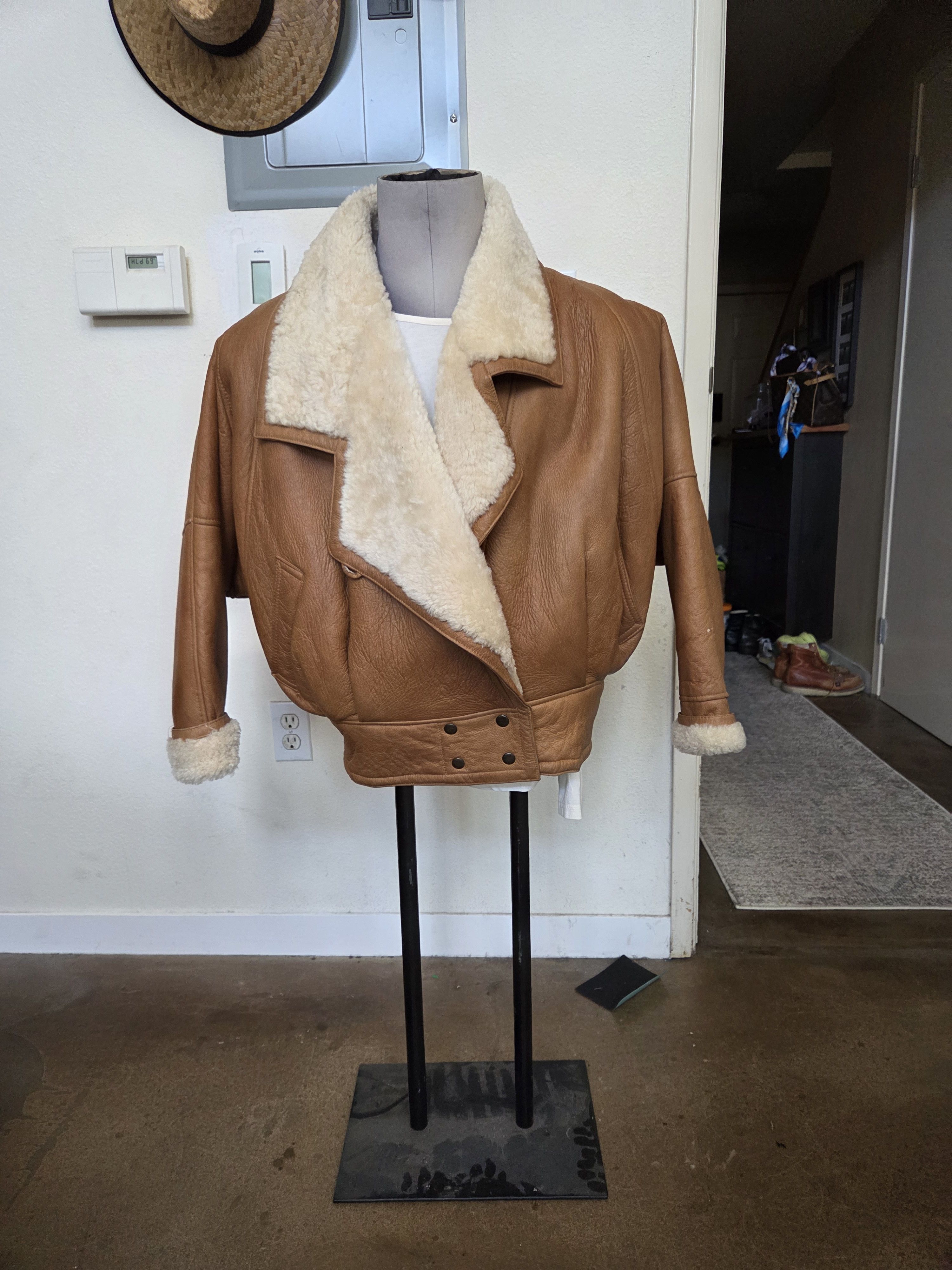 Andrew Marc Andrew Marc Vintage Shearling Bomber Lambskin Dolman Sleeve Size US S / EU 44-46 / 1 - 1 Thumbnail