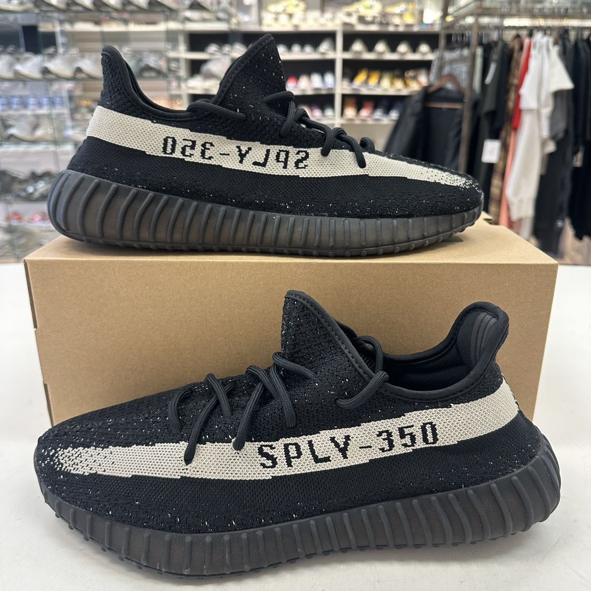 Adidas Size 12.5 - adidas Yeezy Boost 350 V2 Low Oreo 2022 Size US 12.5 / EU 45-46 - 1 Thumbnail