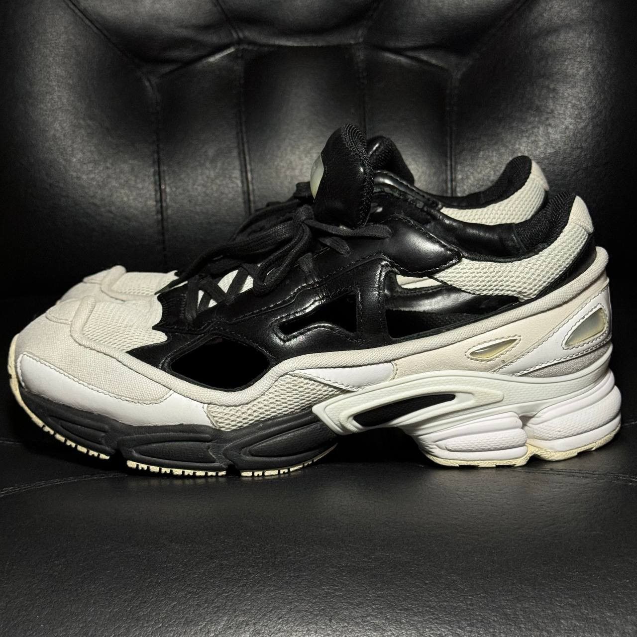 Adidas × Raf Simons 8us Adidas Raf Simons Ozweego Replicant white black sneakers Size US 8 / EU 41 - 3 Thumbnail