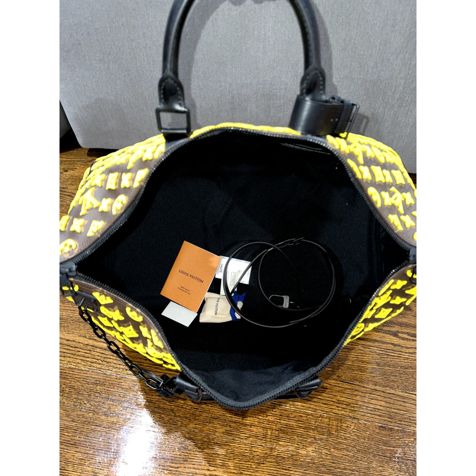 Louis Vuitton Louis Vuitton Keepall Triangle Bandouliere Duffle Travel Bag Size ONE SIZE - 8 Thumbnail