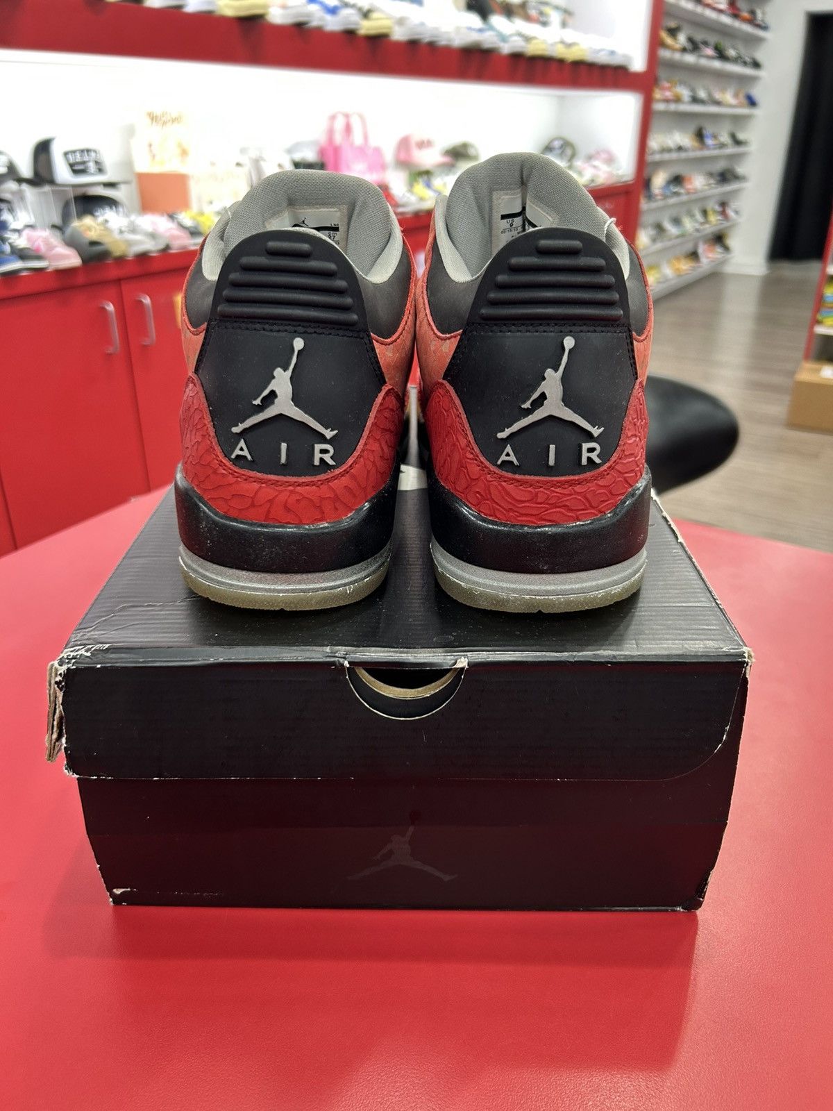 Jordan Brand Jordan 3 Doernbecher Size US 9 / EU 42 - 3 Thumbnail