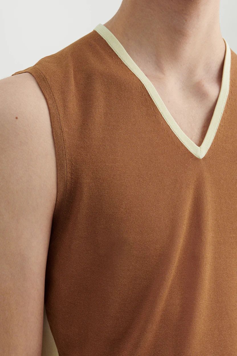 Judy Turner o1mle0225 Unisex Mary Vest in Tan Limon Size US S / EU 44-46 / 1 - 3 Thumbnail