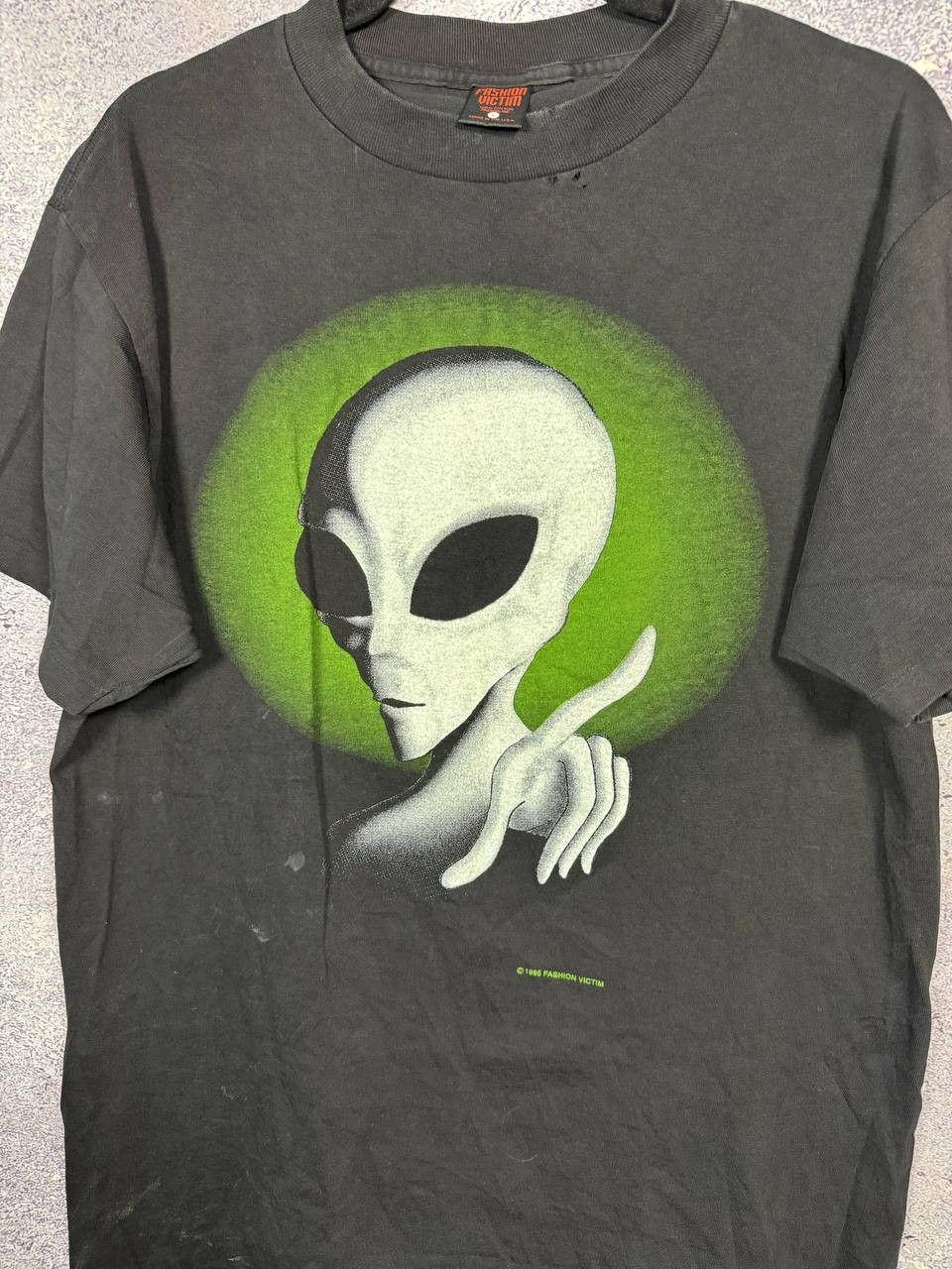 Fashion Victim 90s Vintage Fashion Victim Single Stitch Green Alien Graphic Size US L / EU 52-54 / 3 - 4 Thumbnail