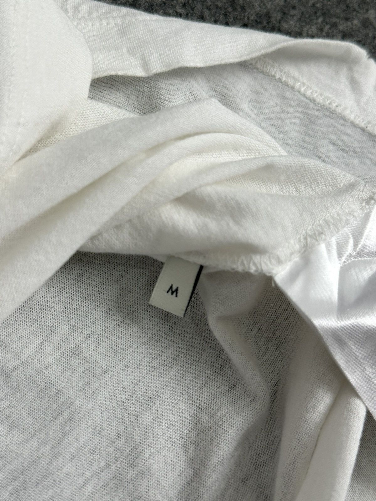 Gucci Gucci - Classic Logo Distressed - Short Sleeve Shirt - White Size US M / EU 48-50 / 2 - 13 Thumbnail