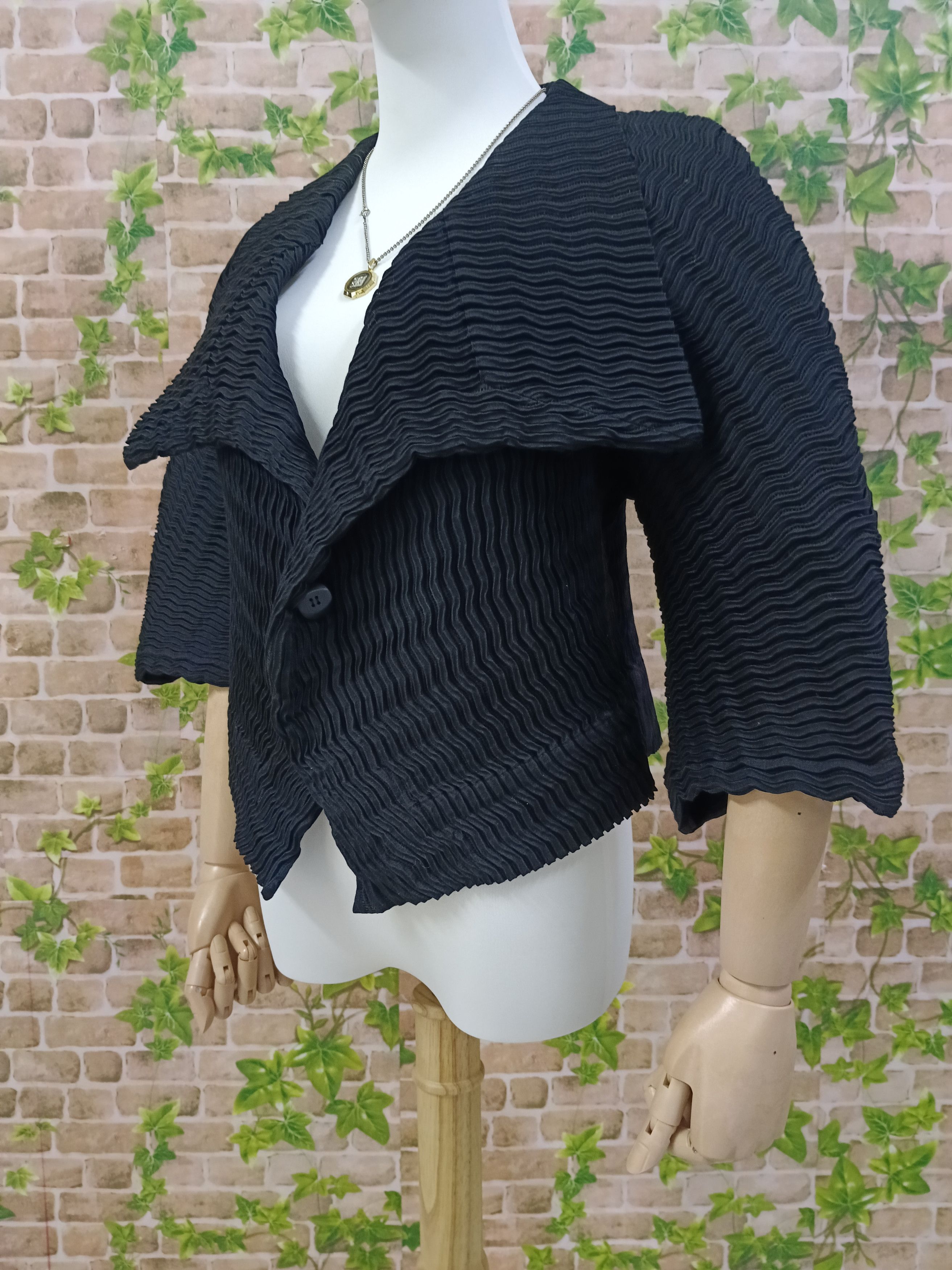 Pleats Please Issey Miyake ISSEY MIYAKE PLEATS BALERO JACKET Size M / US 6-8 / IT 42-44 - 4 Thumbnail