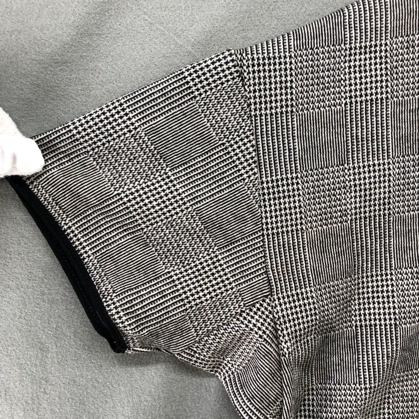 Zara VINTAGE Zara Plaid Short Sleeve Cropped Sweater Womens L Gray Crewneck Knit Pullover 90s Womens L Size L / US 10 / IT 46 - 5 Thumbnail