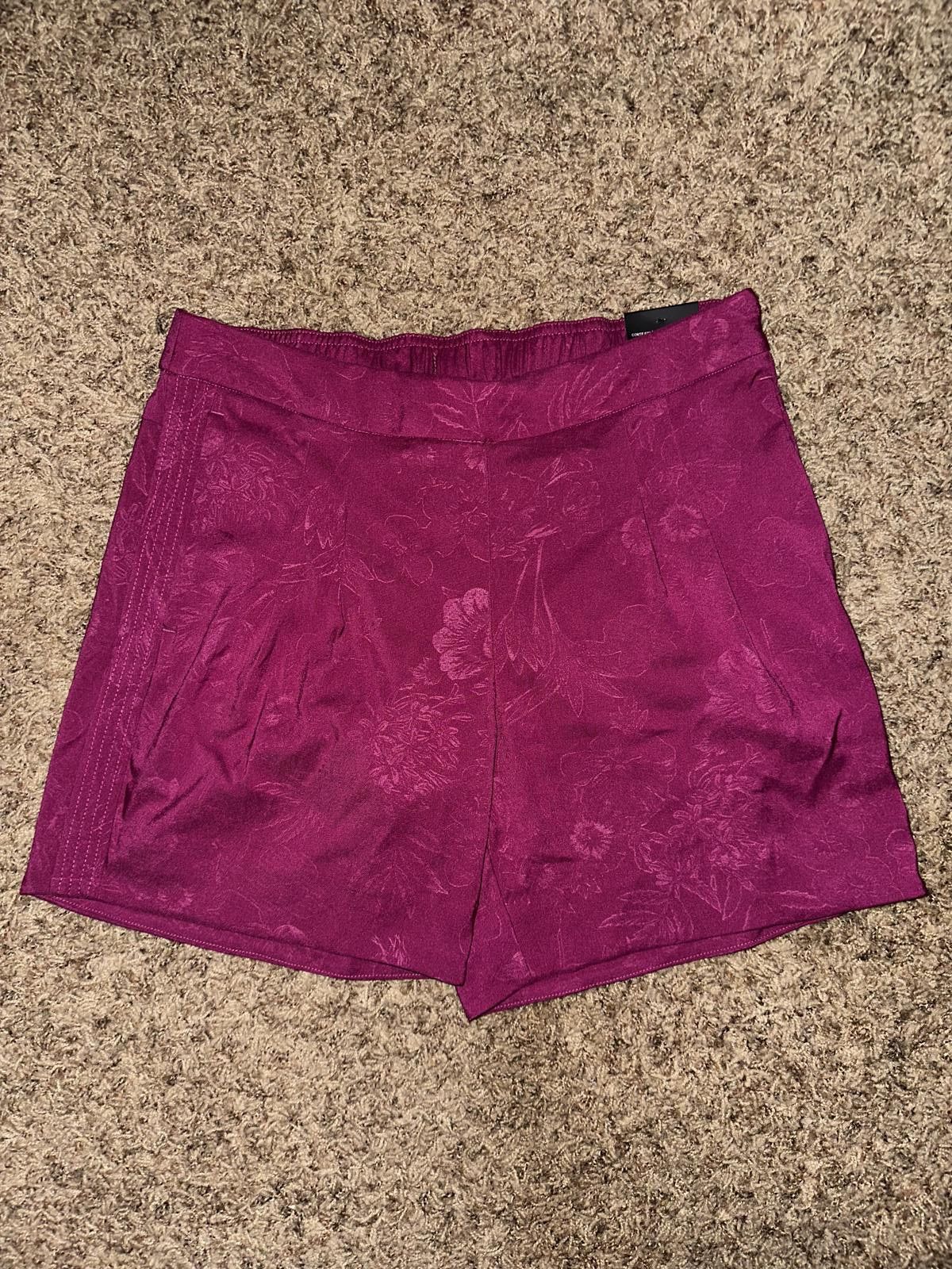 Nike Nike Golf Womens Dri Fit Floral Embossed Short Sanole Size 28" / US 6 / IT 42 - 1 Thumbnail