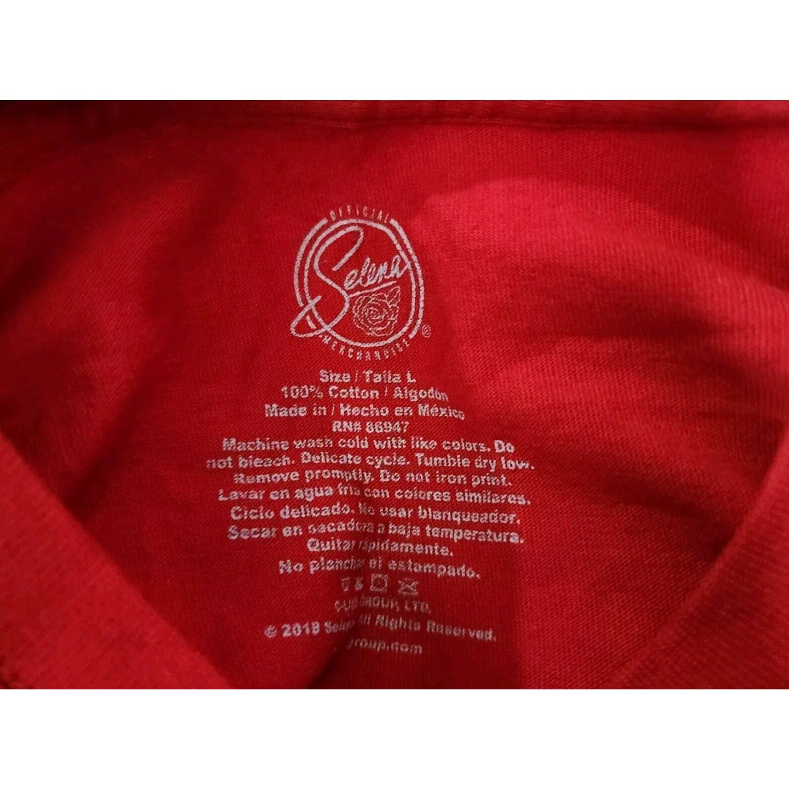 Vintage Selena Quintanilla BIDI BIDI BOM BOM Graphic Tee, Red, Women's Large, Long Sleeve Cropped T Shirt Size L / US 10 / IT 46 - 4 Thumbnail