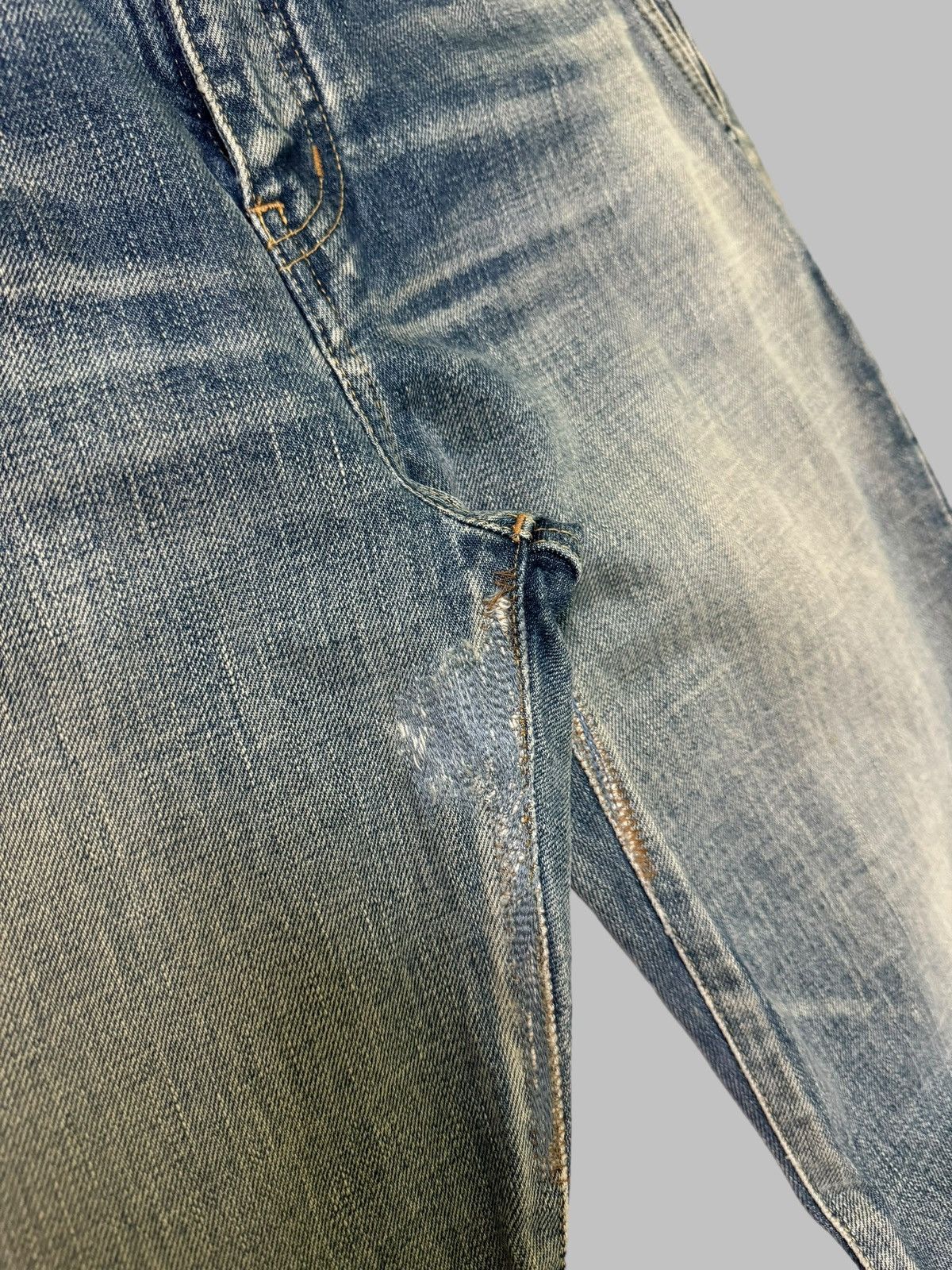 Saint Laurent Paris SAINT LAURENT PARIS D16 MUDDY WASH DISTRESSED DENIM JEAN Size US 31 - 7 Thumbnail