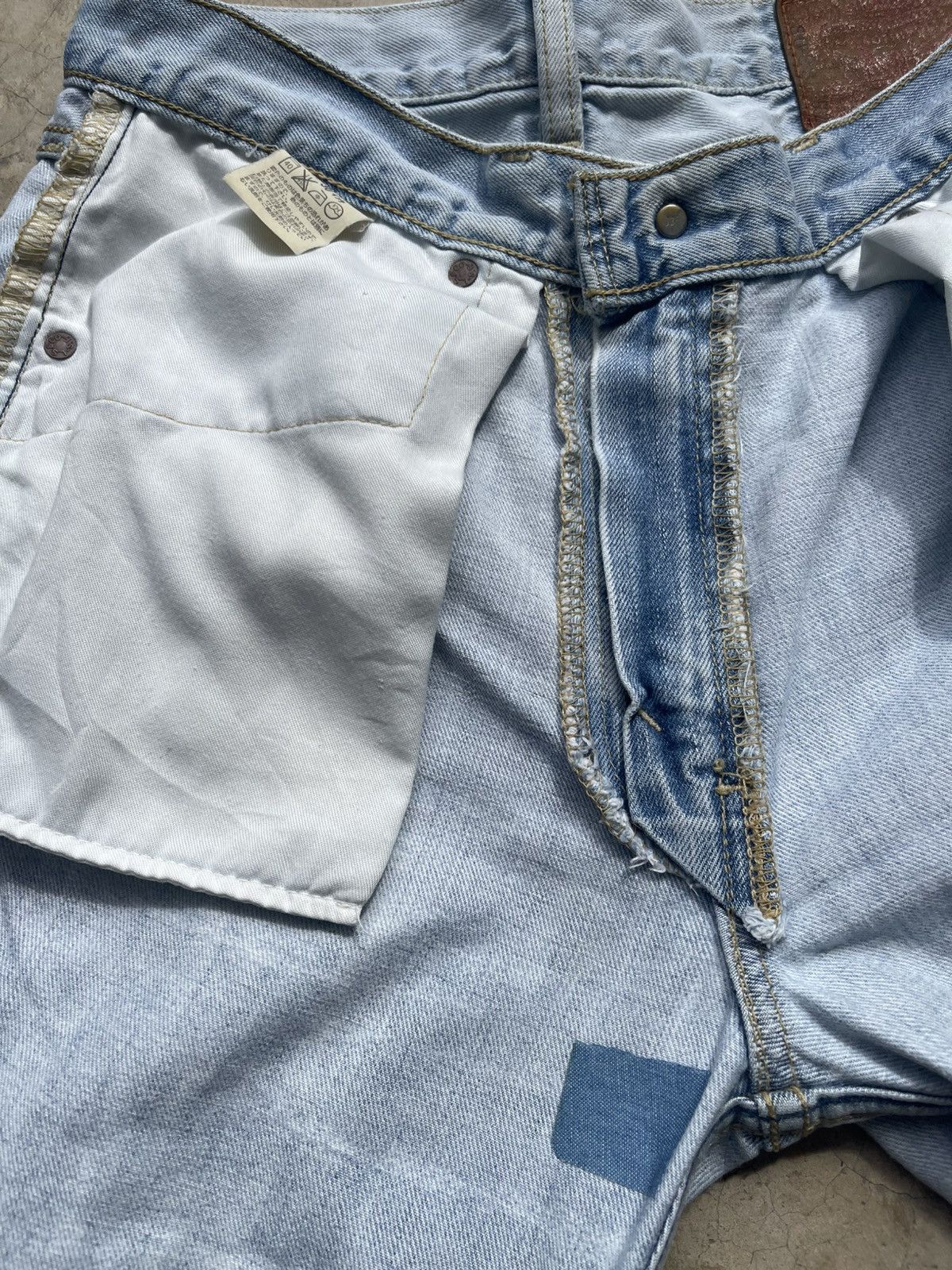 Levi's Vintage Levi’s 502 Light Wash Thrashed Distressed Denim Size US 30 / EU 46 - 9 Thumbnail