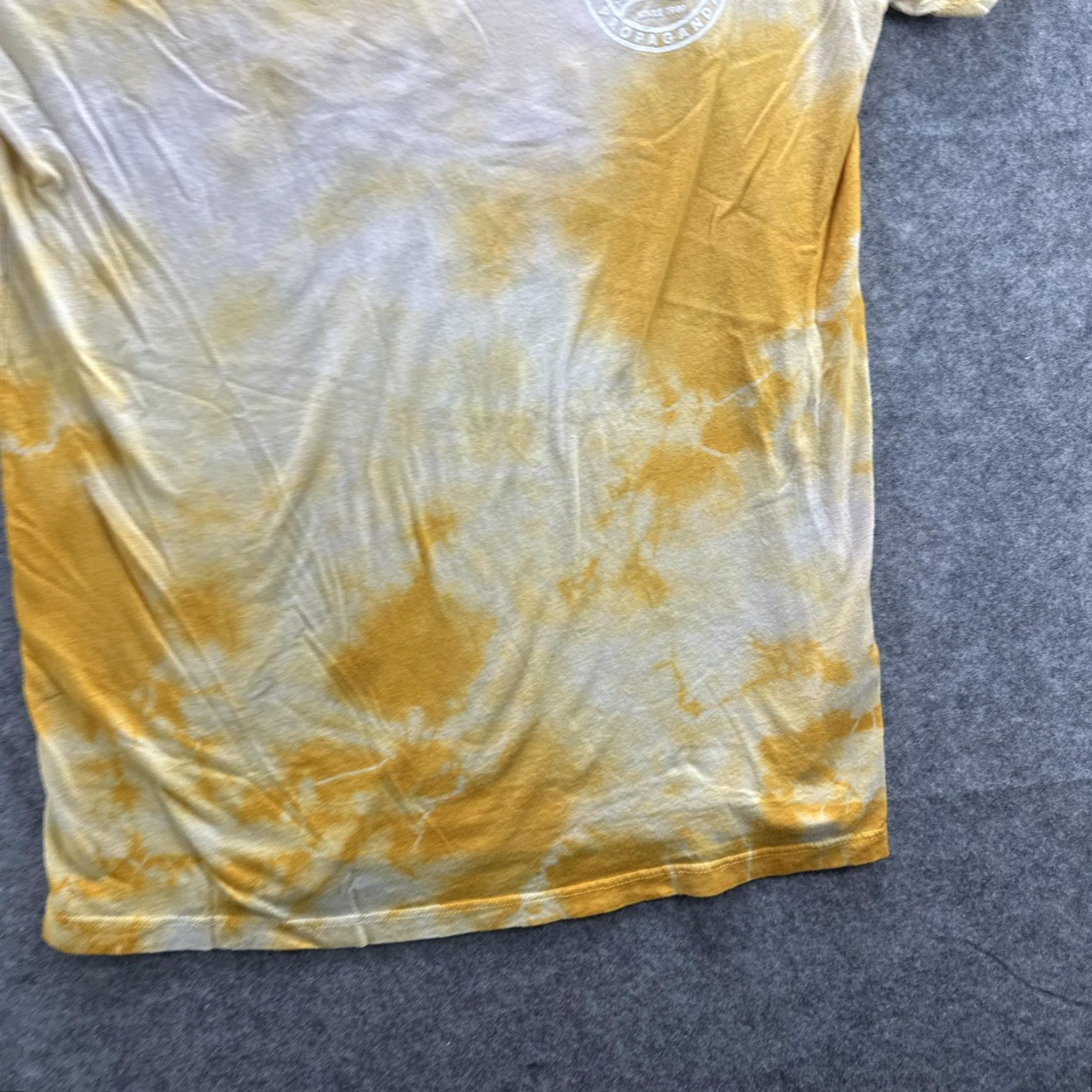 Obey VINTAGE Obey Shirt Mens S Yellow Tie Dye Worldwide Propaganda Graphic Tee Size US S / EU 44-46 / 1 - 5 Thumbnail
