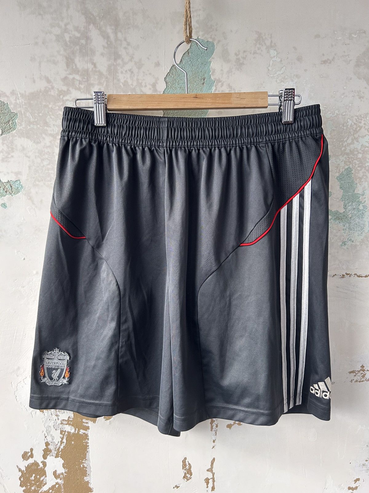 Adidas VINTAGE ADIDAS LIVERPOOL SHORTS ENGLAND Size US 34 / EU 50 - 1 Thumbnail