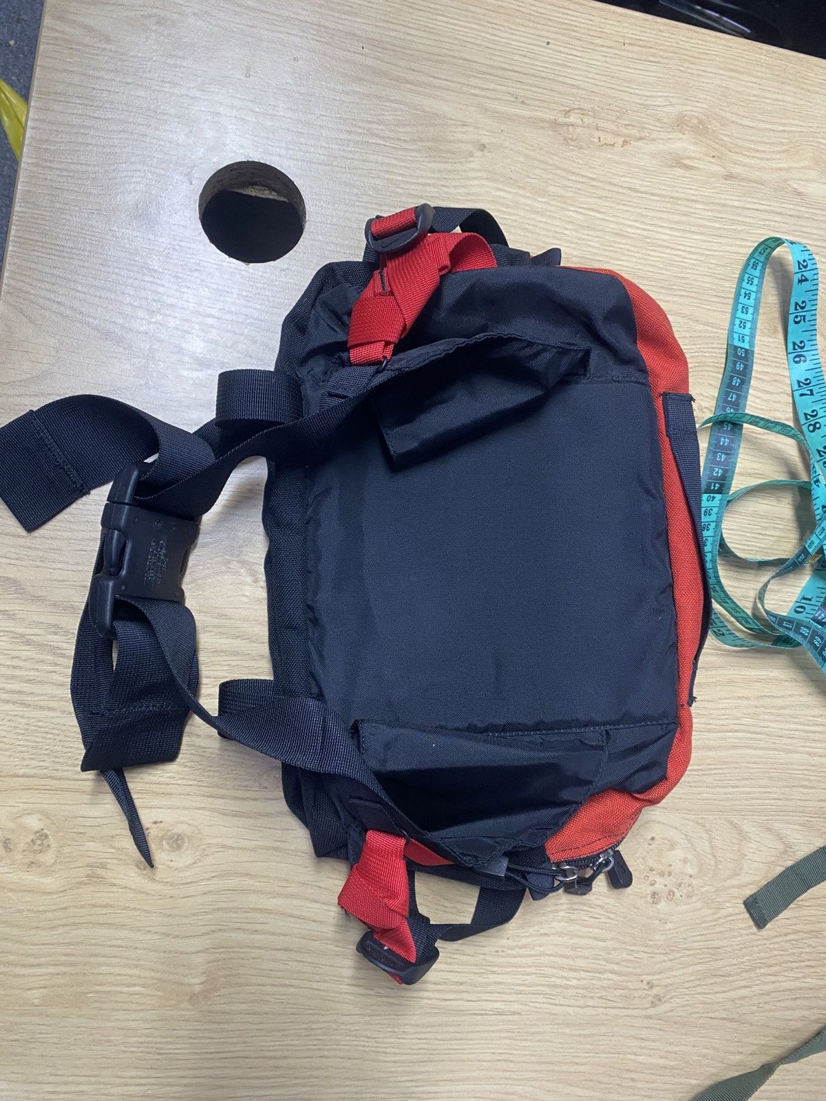 Nike Vintage Nike ACG Waist Bag /porch Bag Red Navy Mesh Pocket Size ONE SIZE - 7 Thumbnail