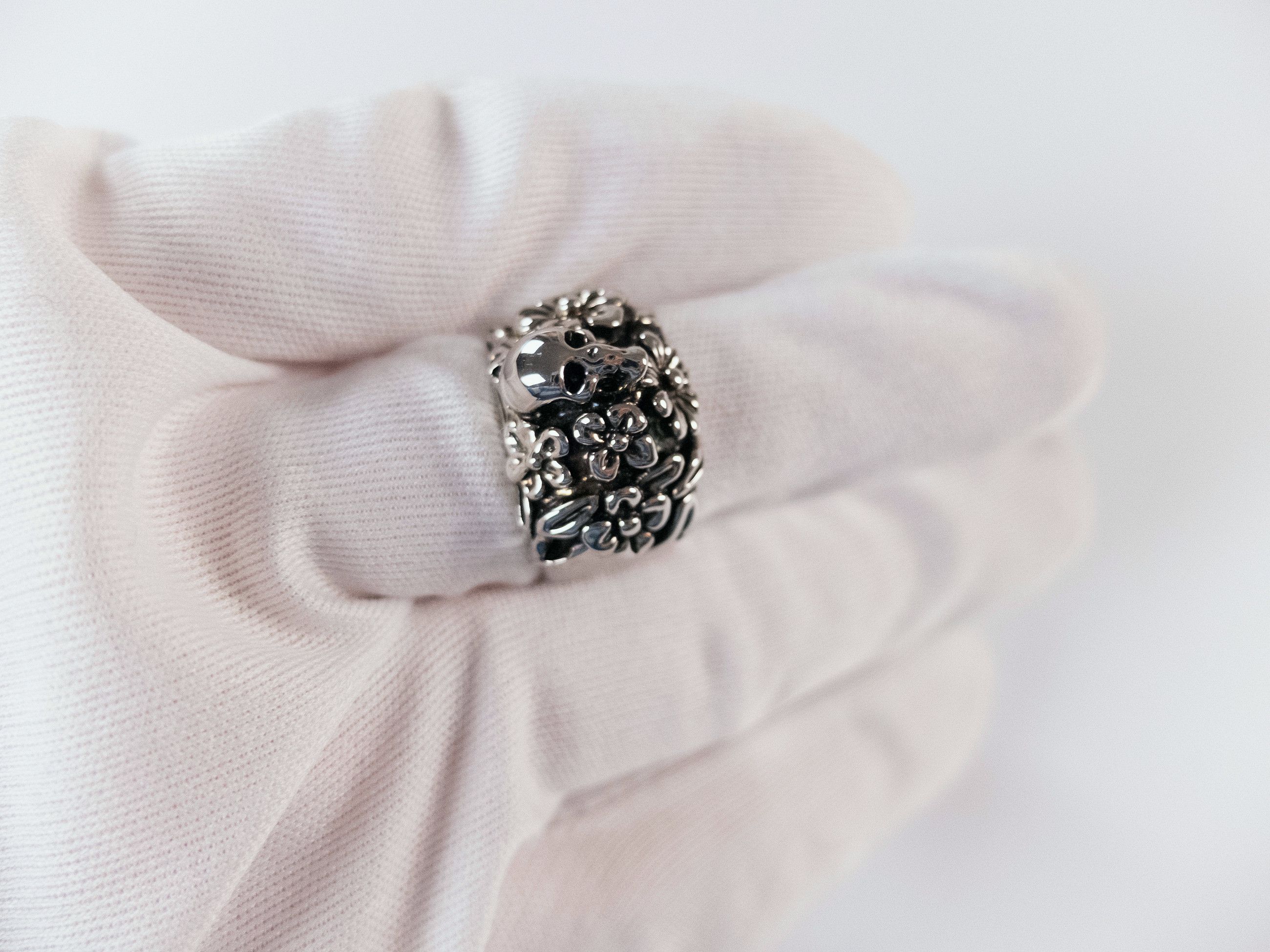 Alexander McQueen ALEXANDER MCQUEEN silver tone metal Floral Skull ring 9 19 q Size ONE SIZE - 10 Thumbnail