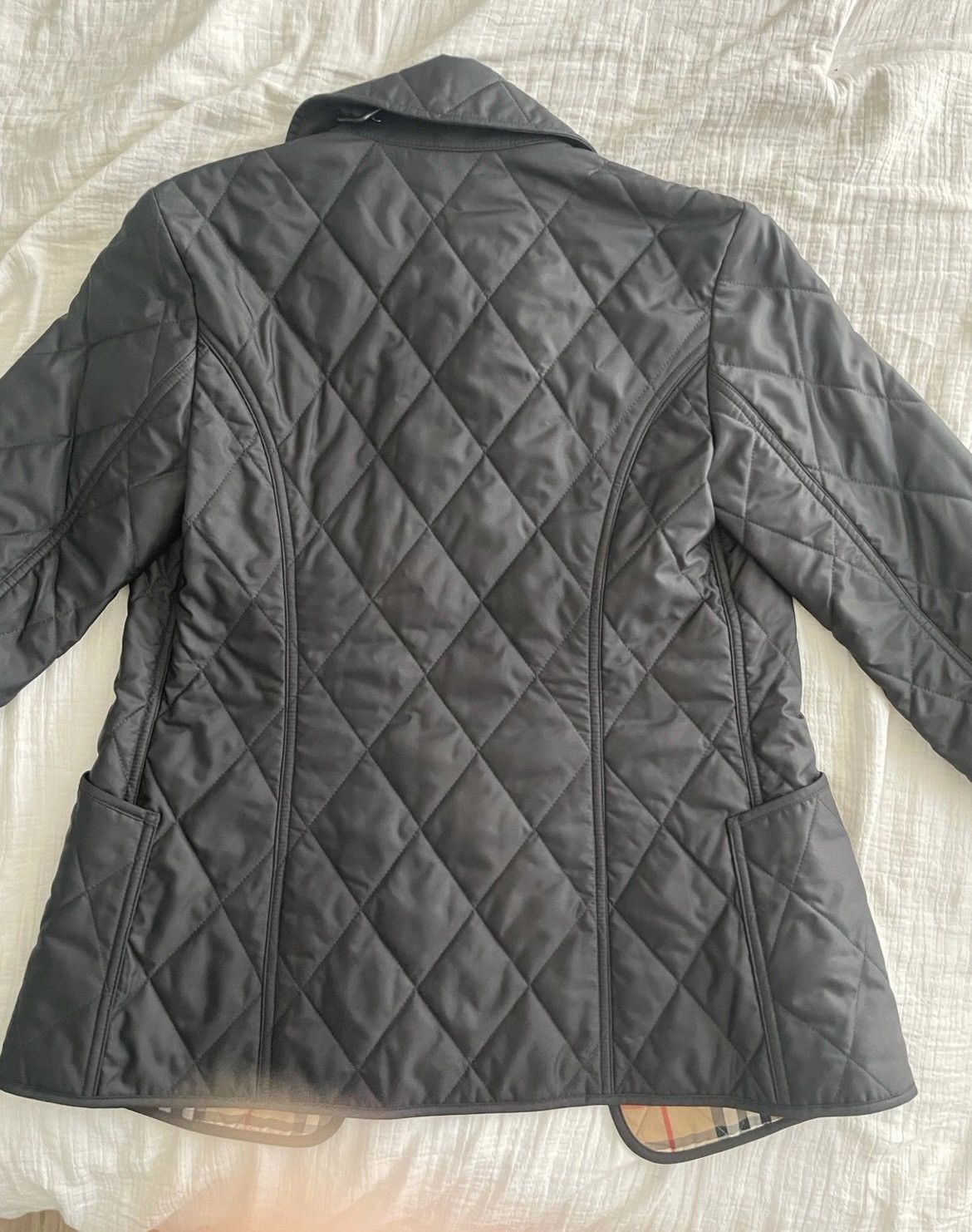 Burberry Burberry Women’s Fernleigh Quilted Jacket size XS worn once Size XS / US 0-2 / IT 36-38 - 9 Thumbnail
